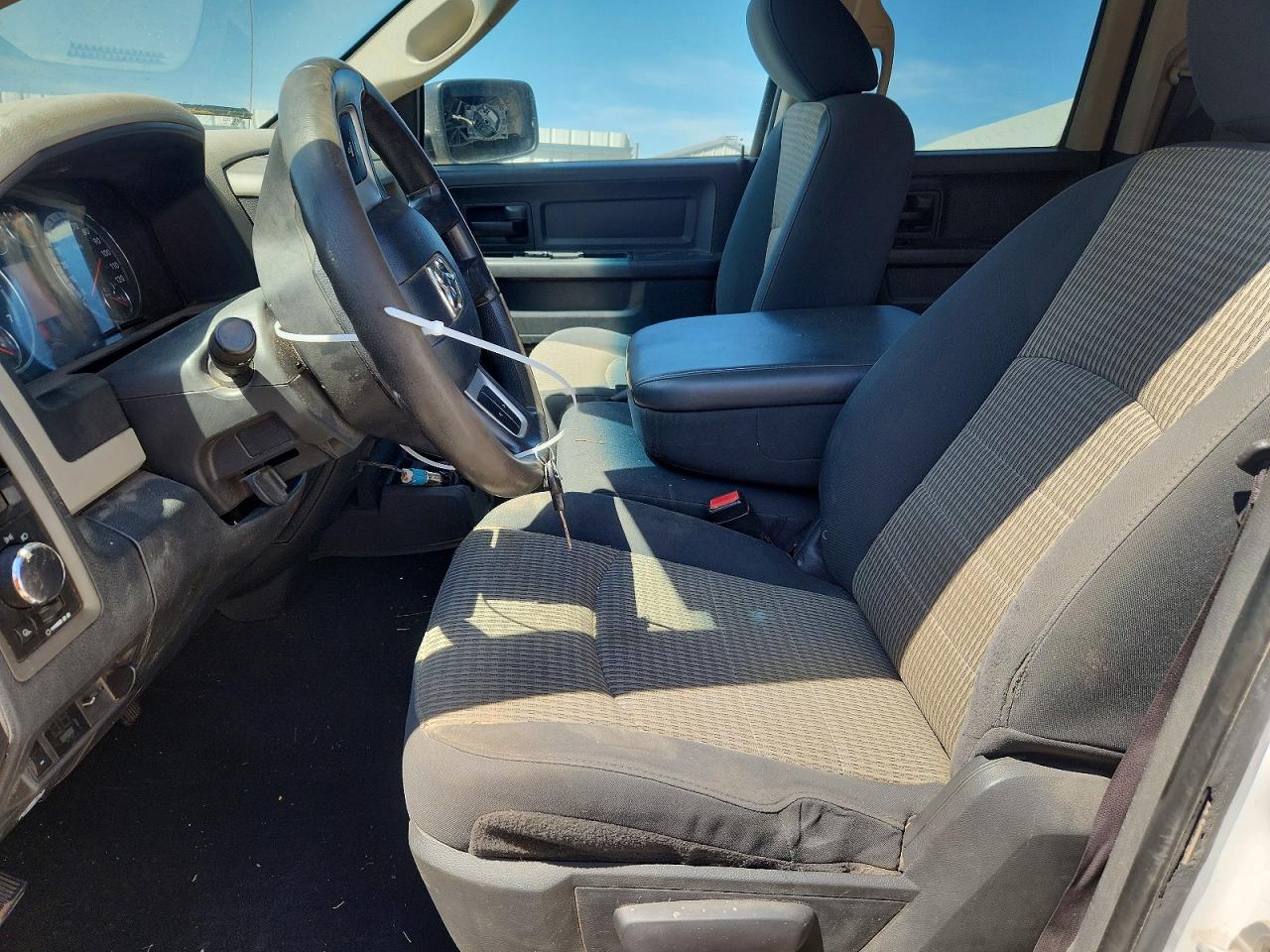 2011 Dodge Ram 1500 Белый vin: 1D7RV1GT2BS679183
