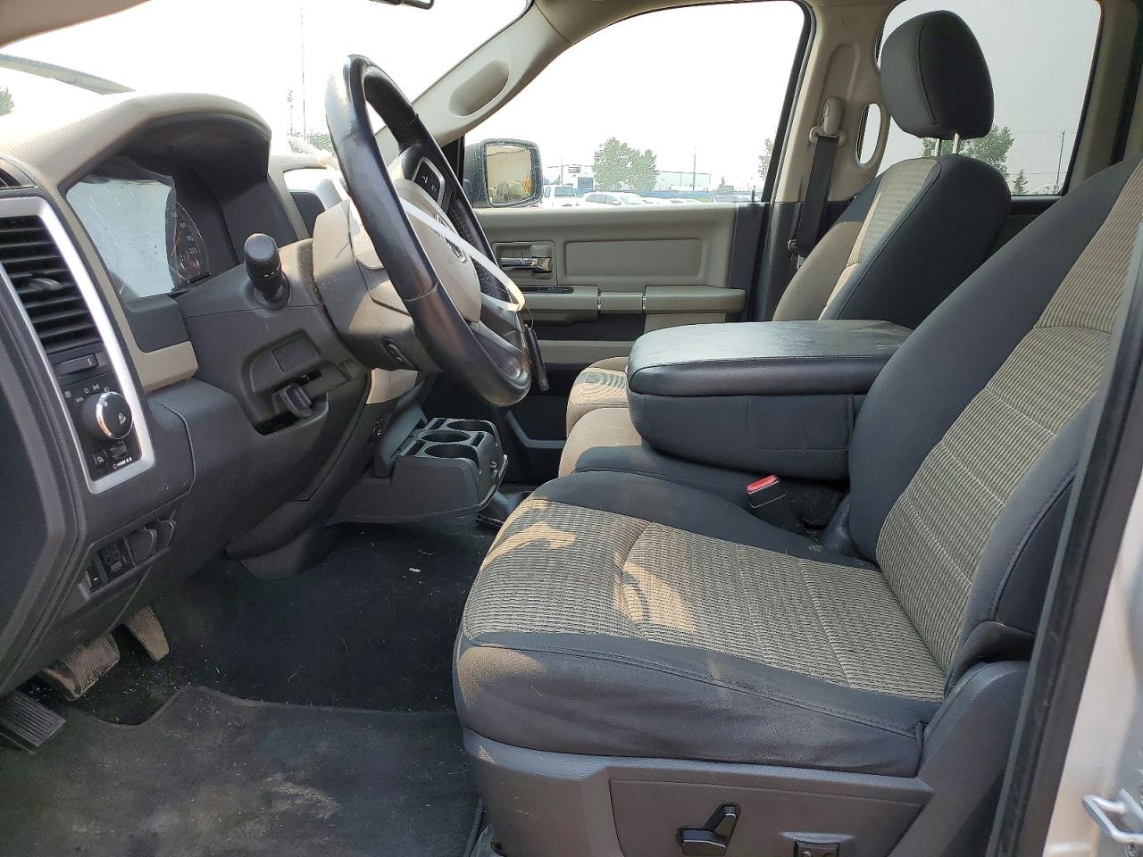 2011 Dodge Ram 1500 Silver vin: 1D7RV1GT3BS681802