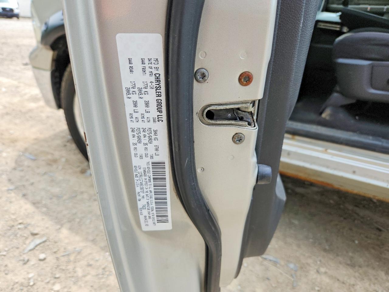2010 Dodge Ram 1500 Tan vin: 1D7RV1GT4AS198737