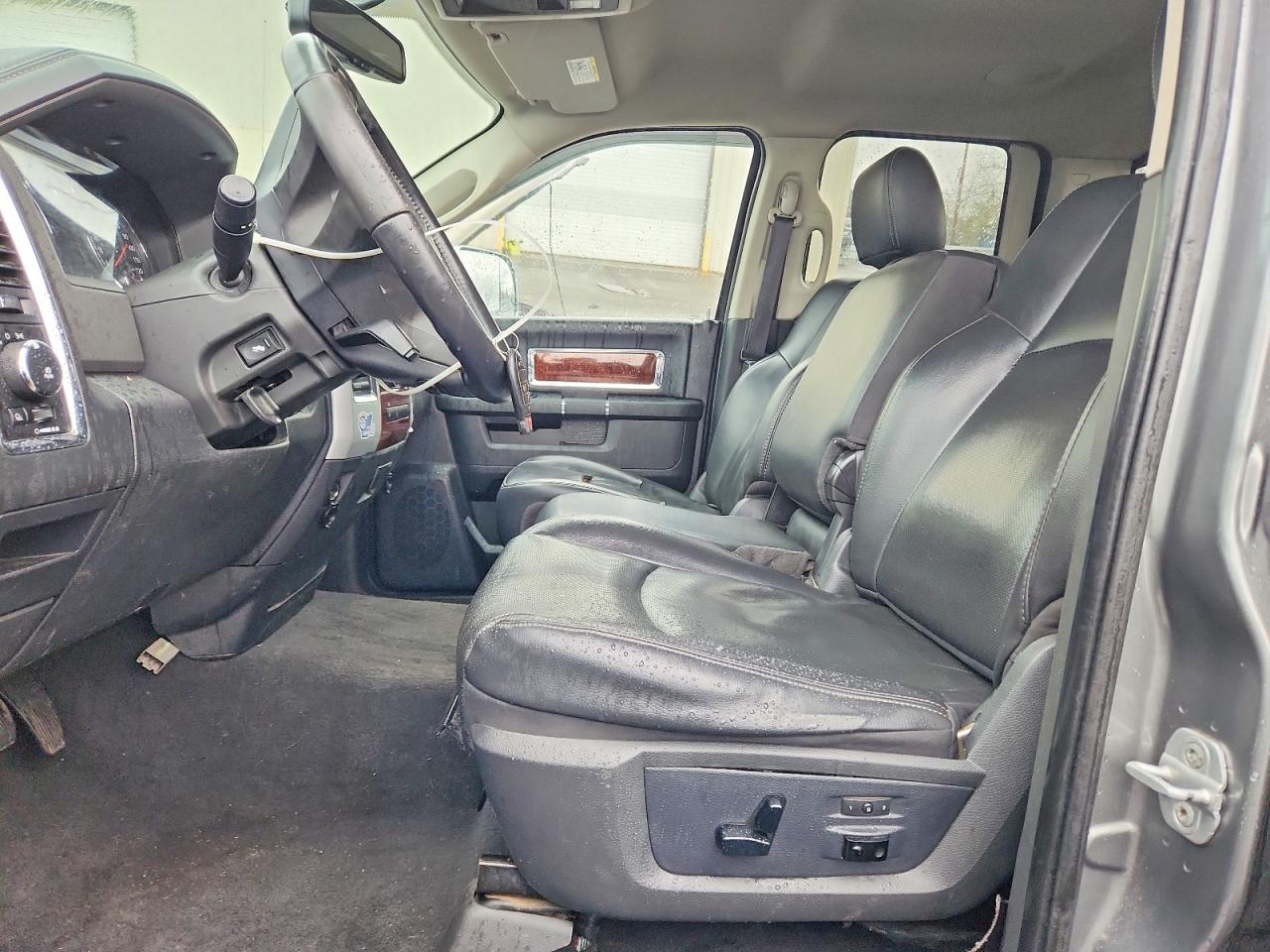 2010 Dodge Ram 1500 Gray vin: 1D7RV1GT4AS214824