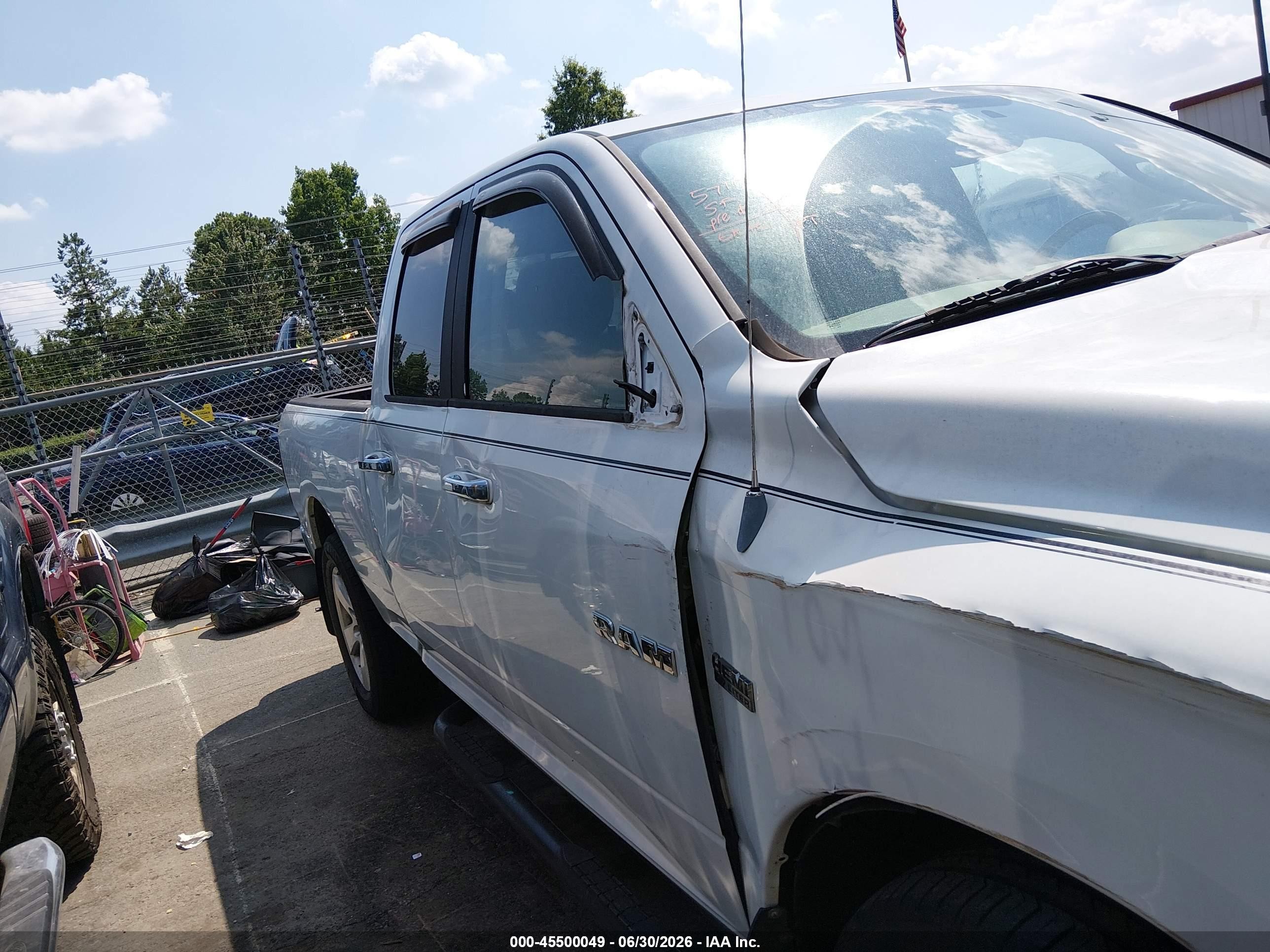 2010 Dodge Ram 1500 Slt/sport/trx White vin: 1D7RV1GT5AS130415