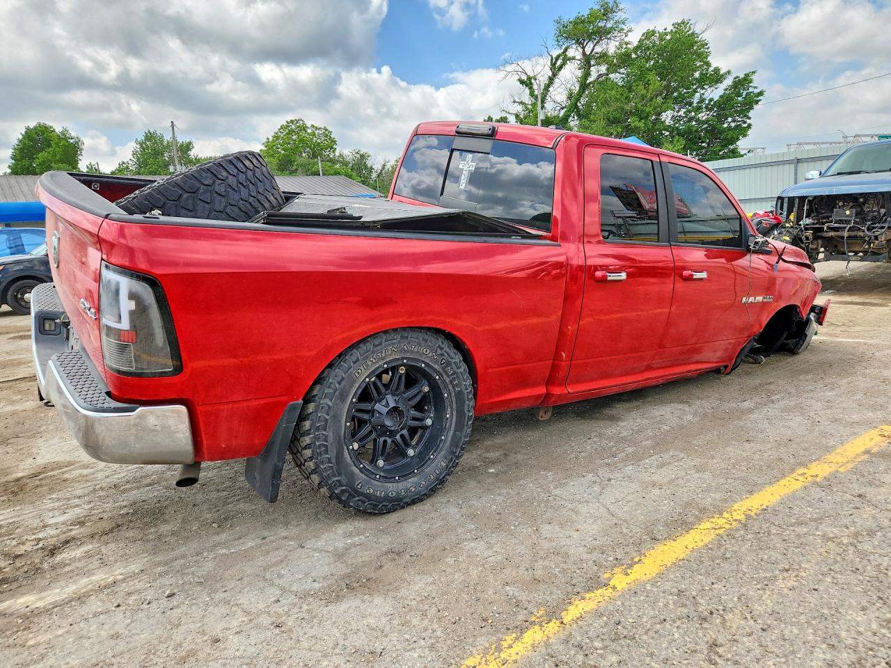 2010 Dodge Ram 1500 Red vin: 1D7RV1GT6AS193992