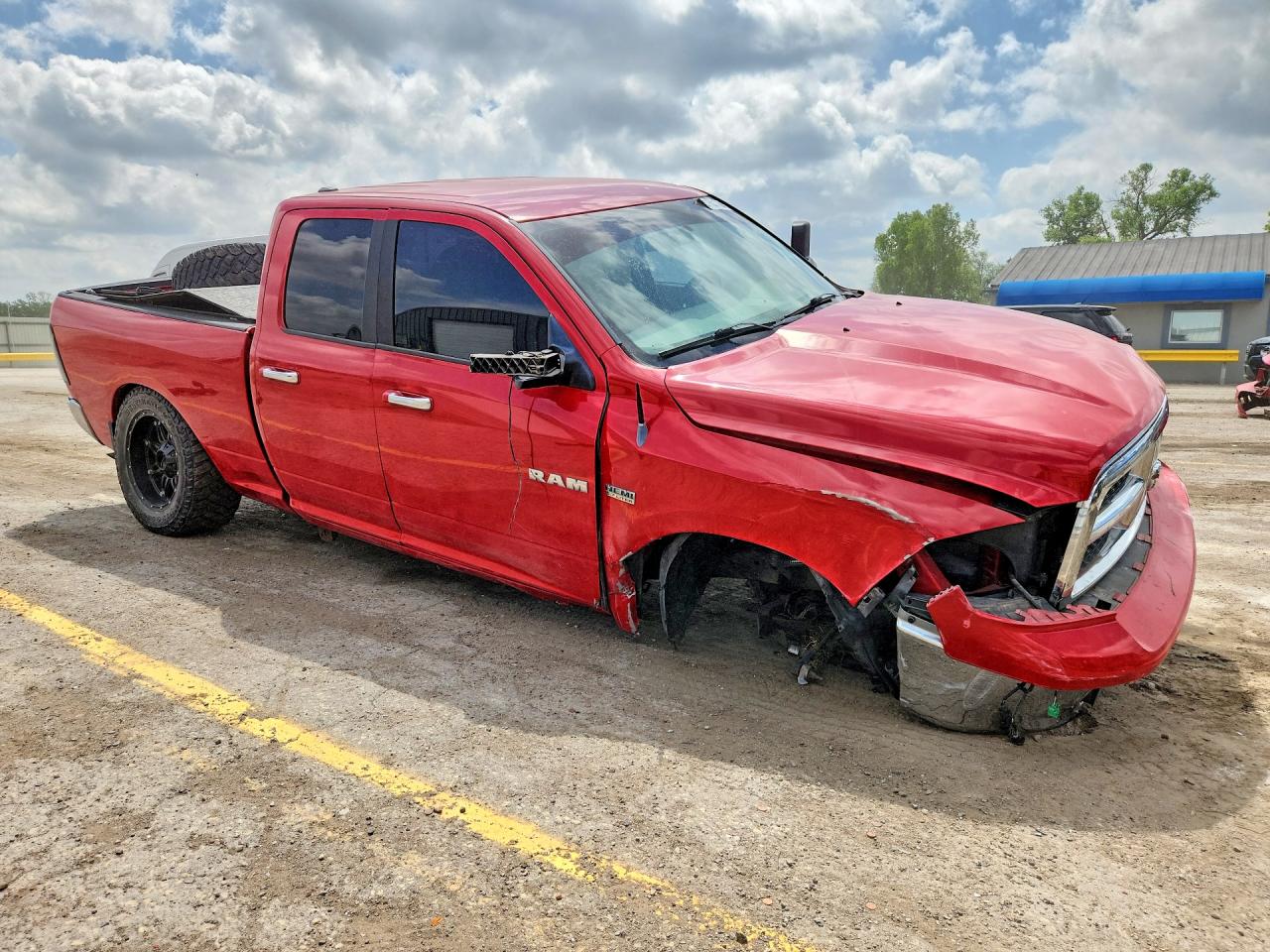 2010 Dodge Ram 1500 Red vin: 1D7RV1GT6AS193992