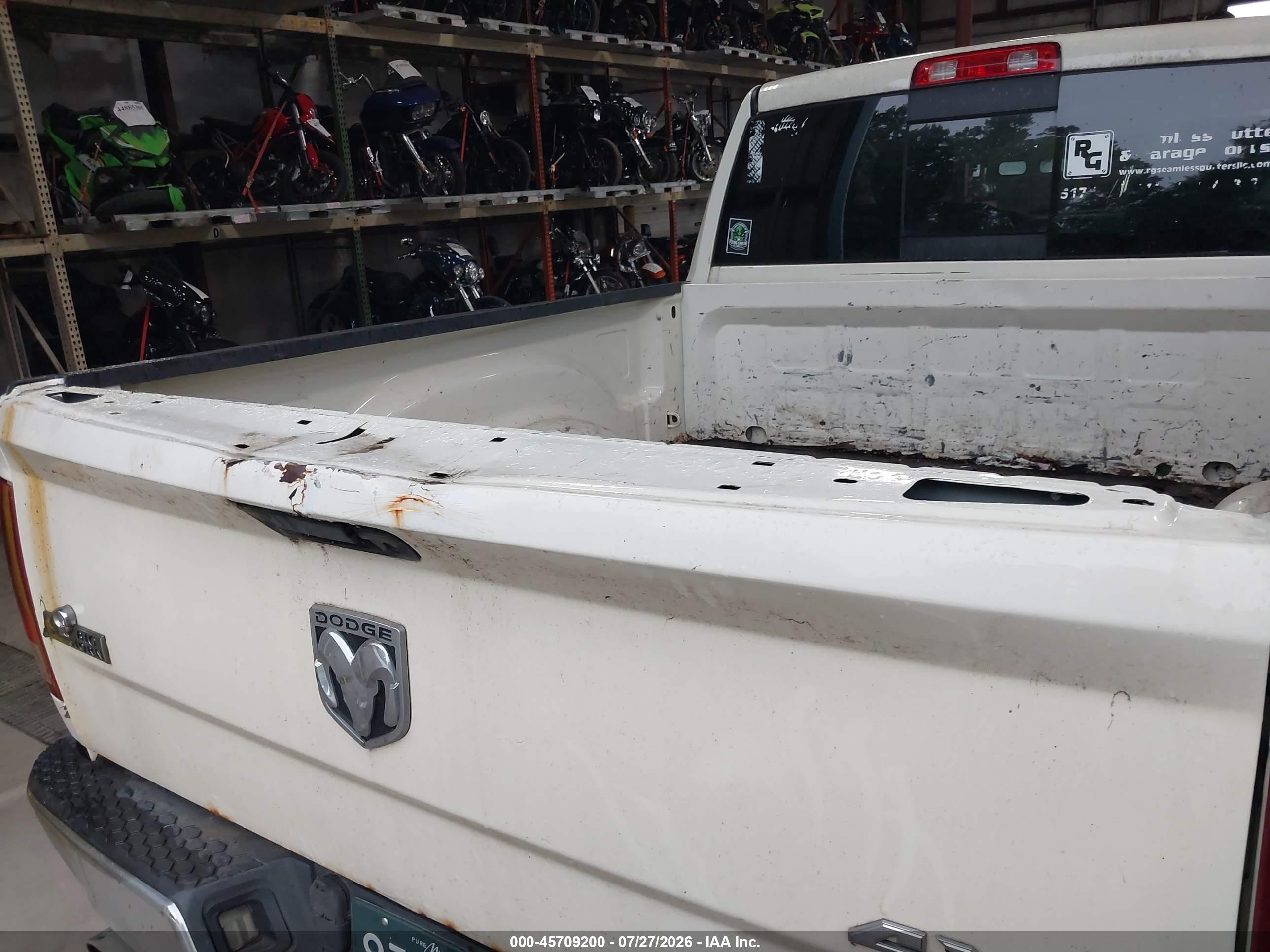 2010 Dodge Ram 1500 Slt/sport/trx Кремовый vin: 1D7RV1GT6AS235030