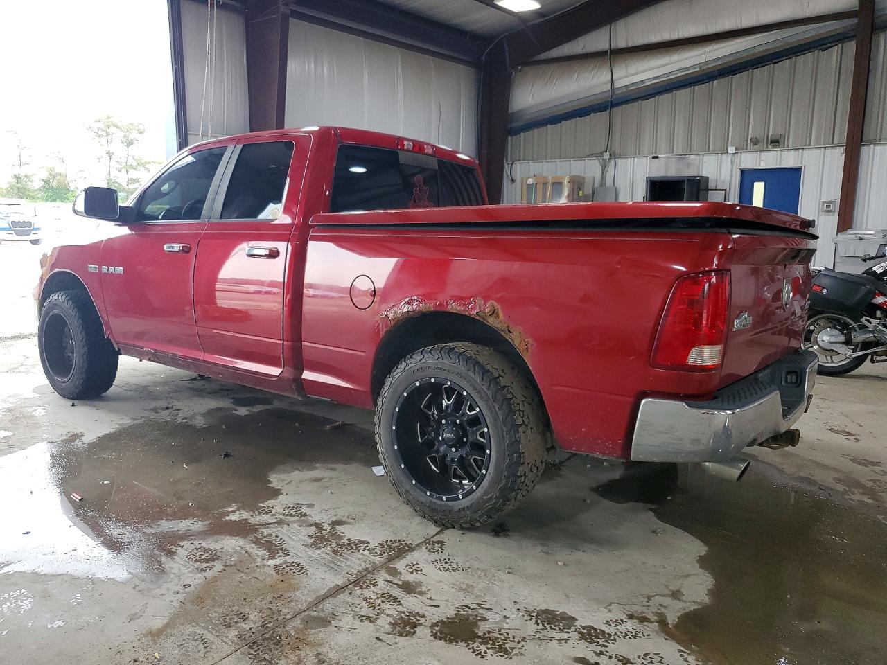 2010 Dodge Ram 1500 Red vin: 1D7RV1GT6AS261482