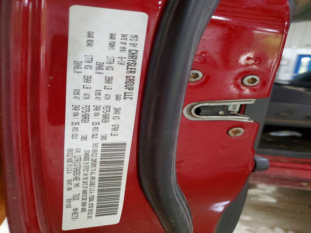 2010 Dodge Ram 1500 Red vin: 1D7RV1GT6AS261482