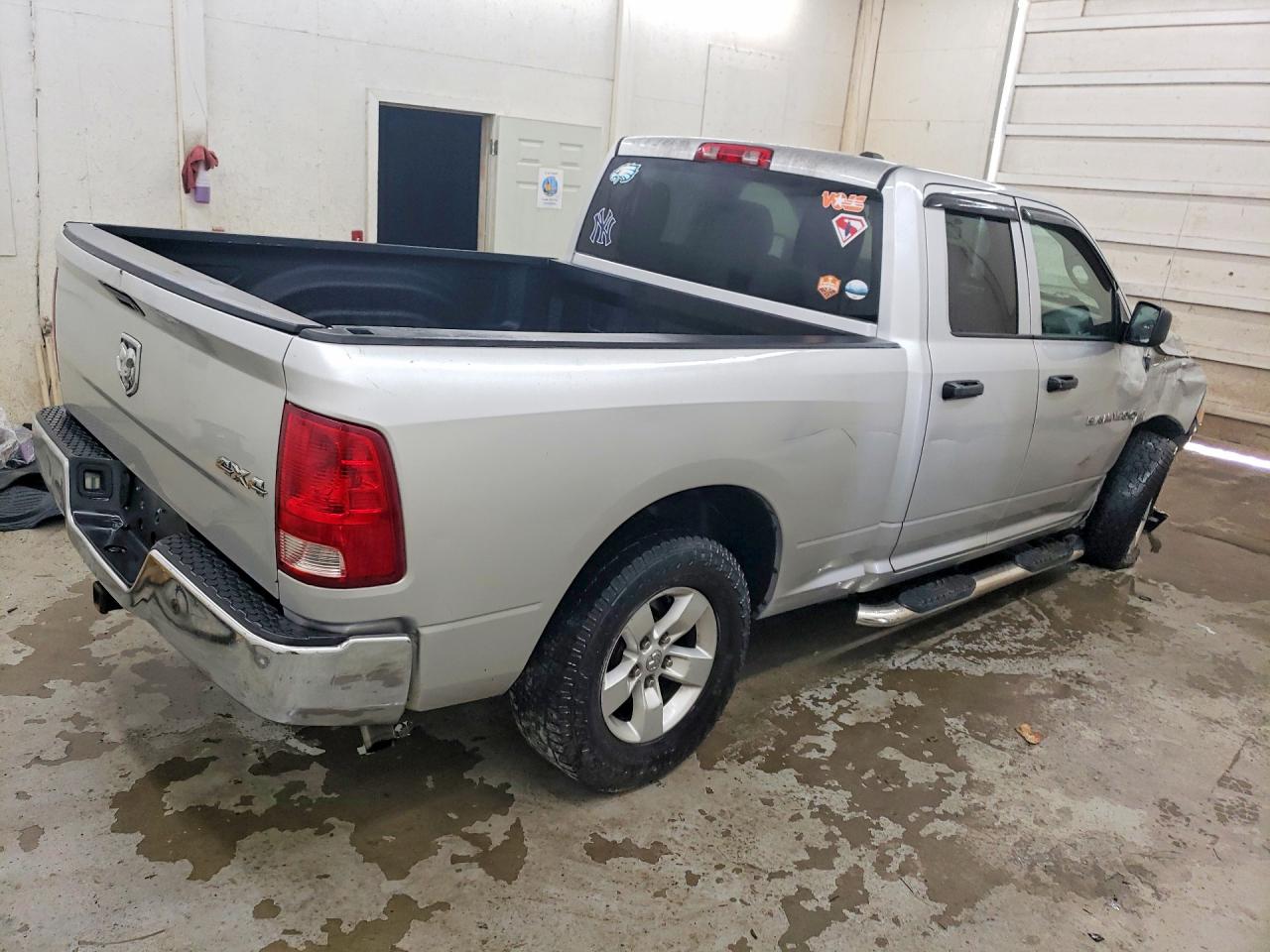 2011 Dodge Ram 1500 Silver vin: 1D7RV1GT6BS509943