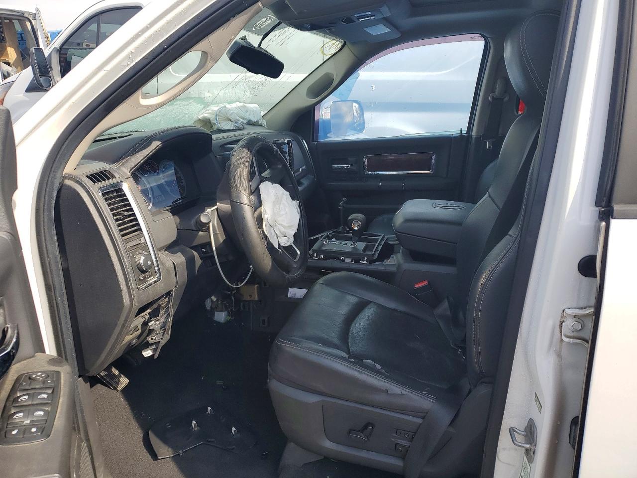 2011 Dodge Ram 1500 Two Tone vin: 1D7RV1GT6BS562254