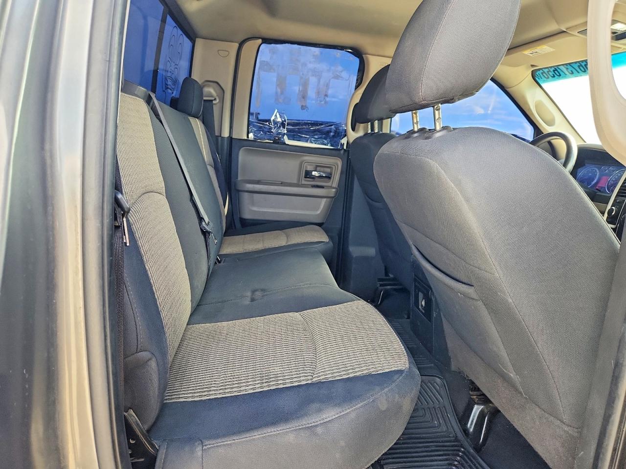 2010 Dodge Ram 1500 Gray vin: 1D7RV1GT7AS159530