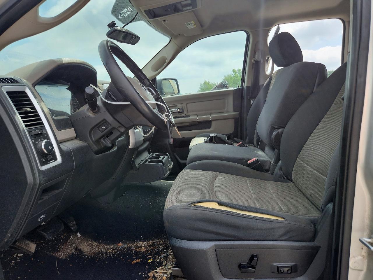 2010 Dodge Ram 1500 Желто-коричневый vin: 1D7RV1GT7AS186095