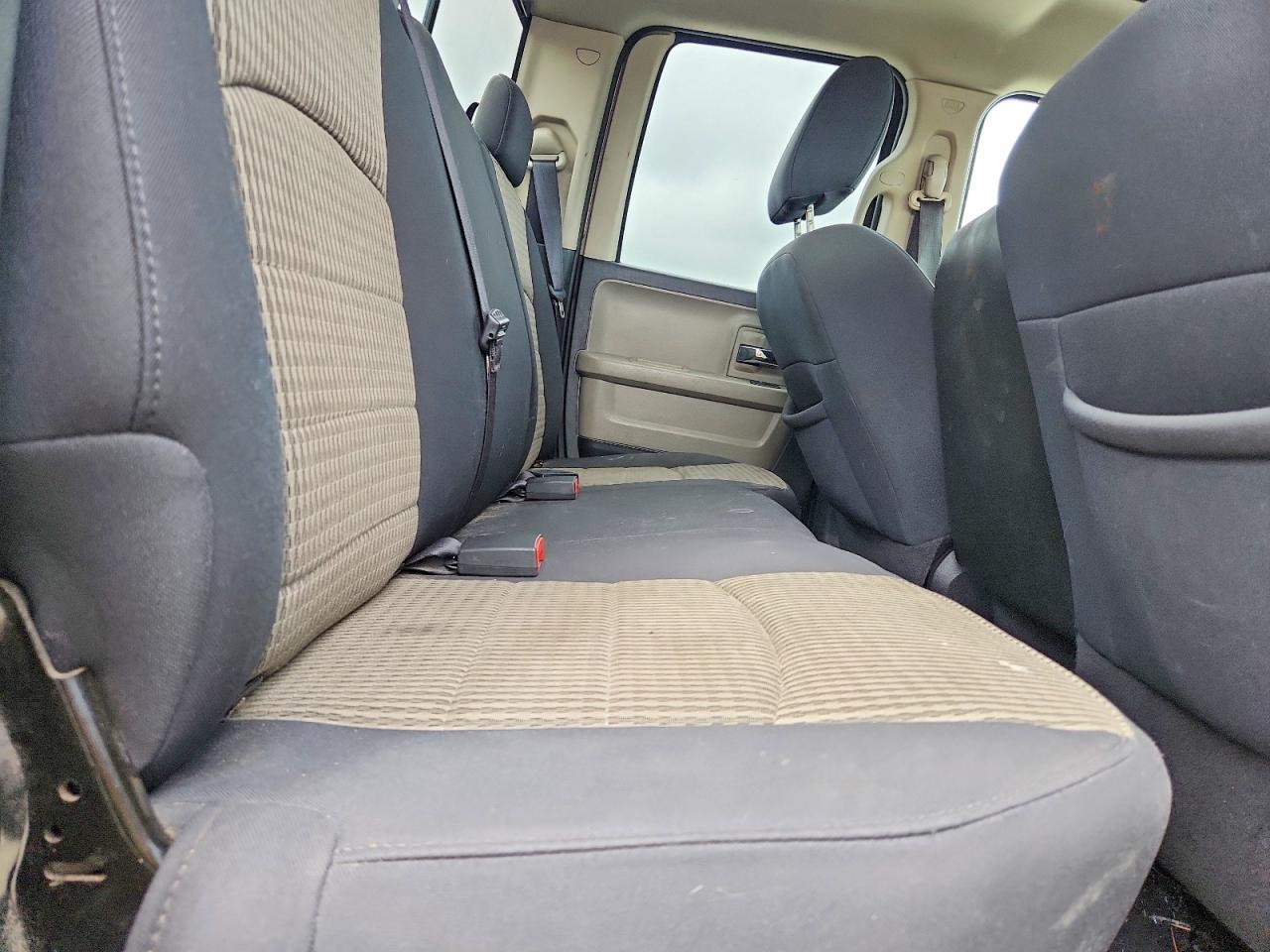 2010 Dodge Ram 1500 Желто-коричневый vin: 1D7RV1GT7AS186095