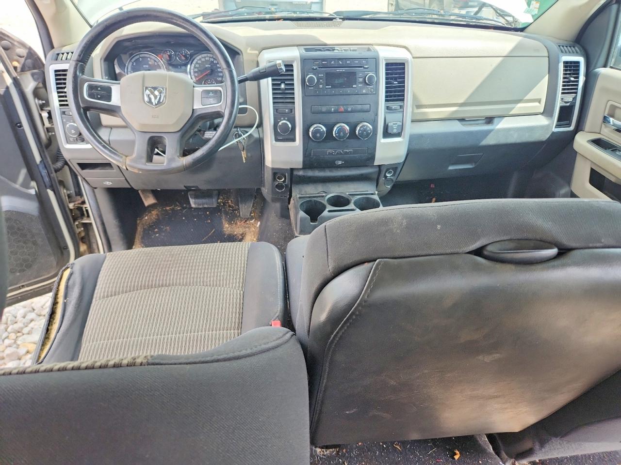 2010 Dodge Ram 1500 Желто-коричневый vin: 1D7RV1GT7AS186095