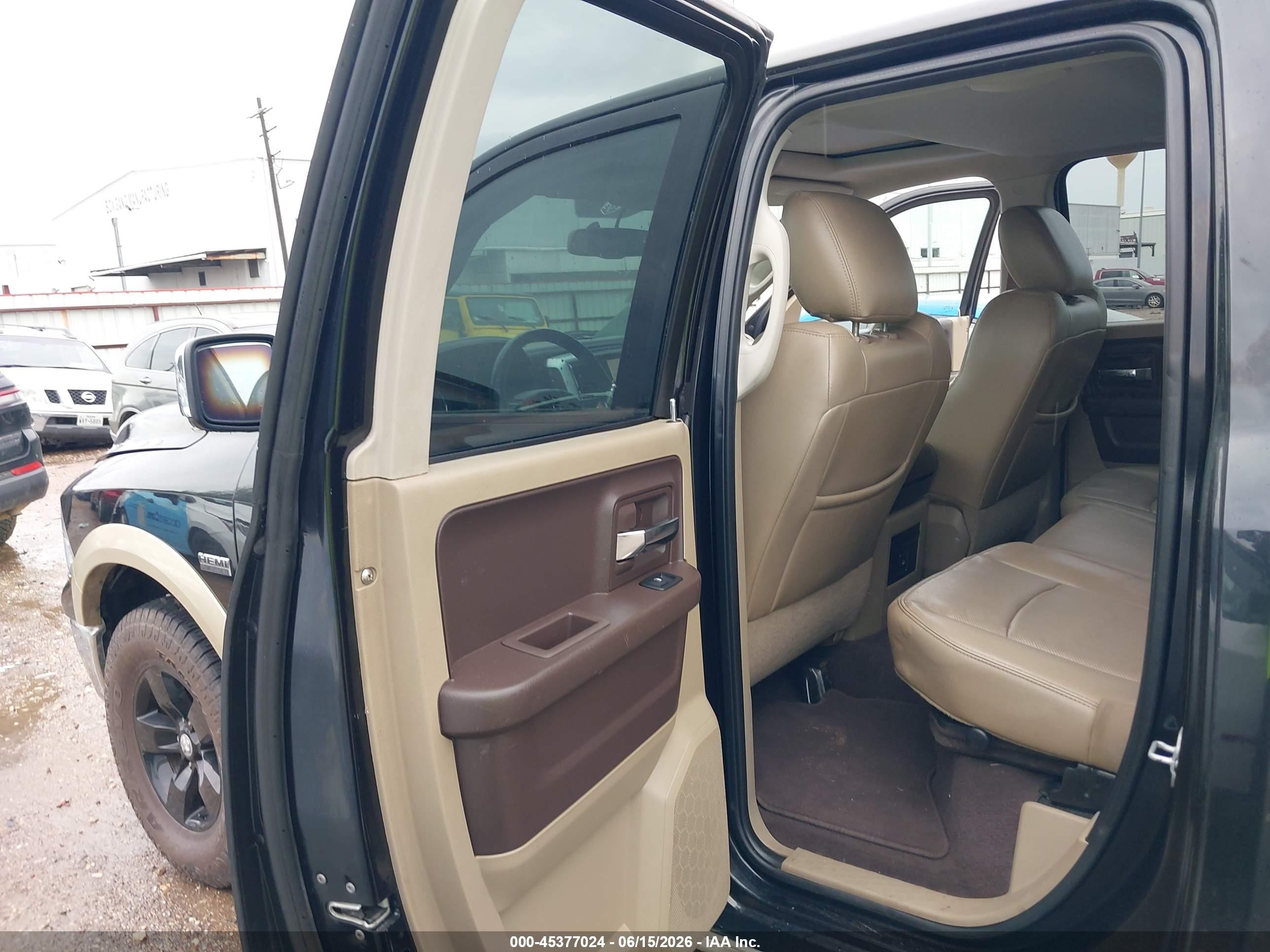 2011 Ram Ram 1500 Laramie Черный vin: 1D7RV1GT7BS530834