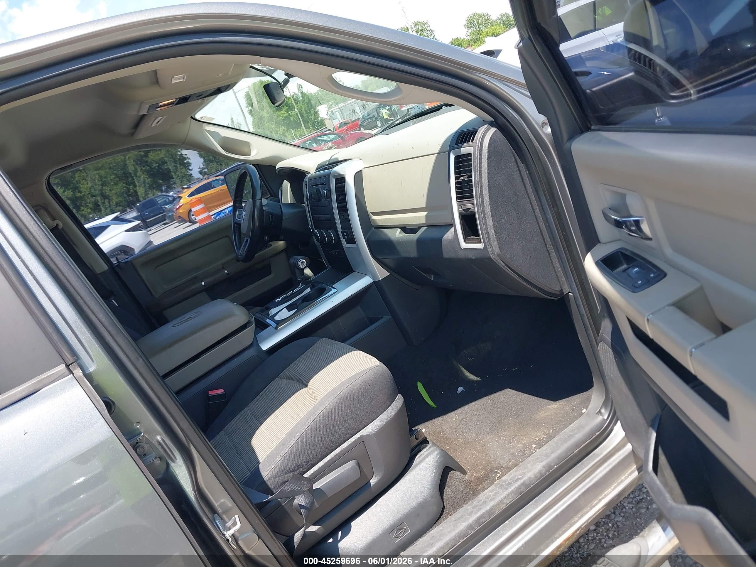 2010 Dodge Ram 1500 Slt/sport/trx Gray vin: 1D7RV1GT8AS152232