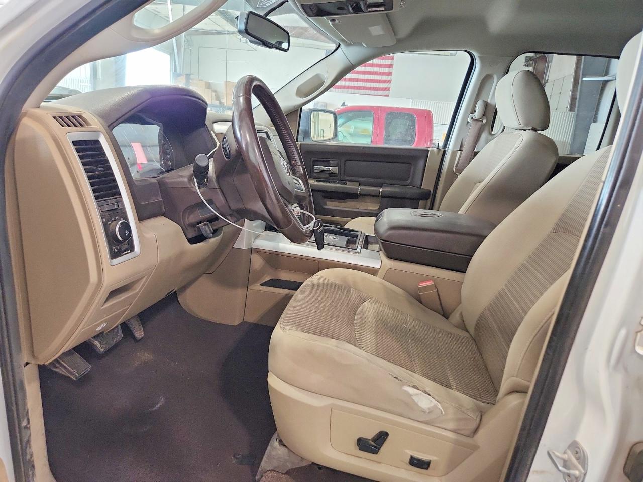 2011 Dodge Ram 1500 Белый vin: 1D7RV1GT8BS532138