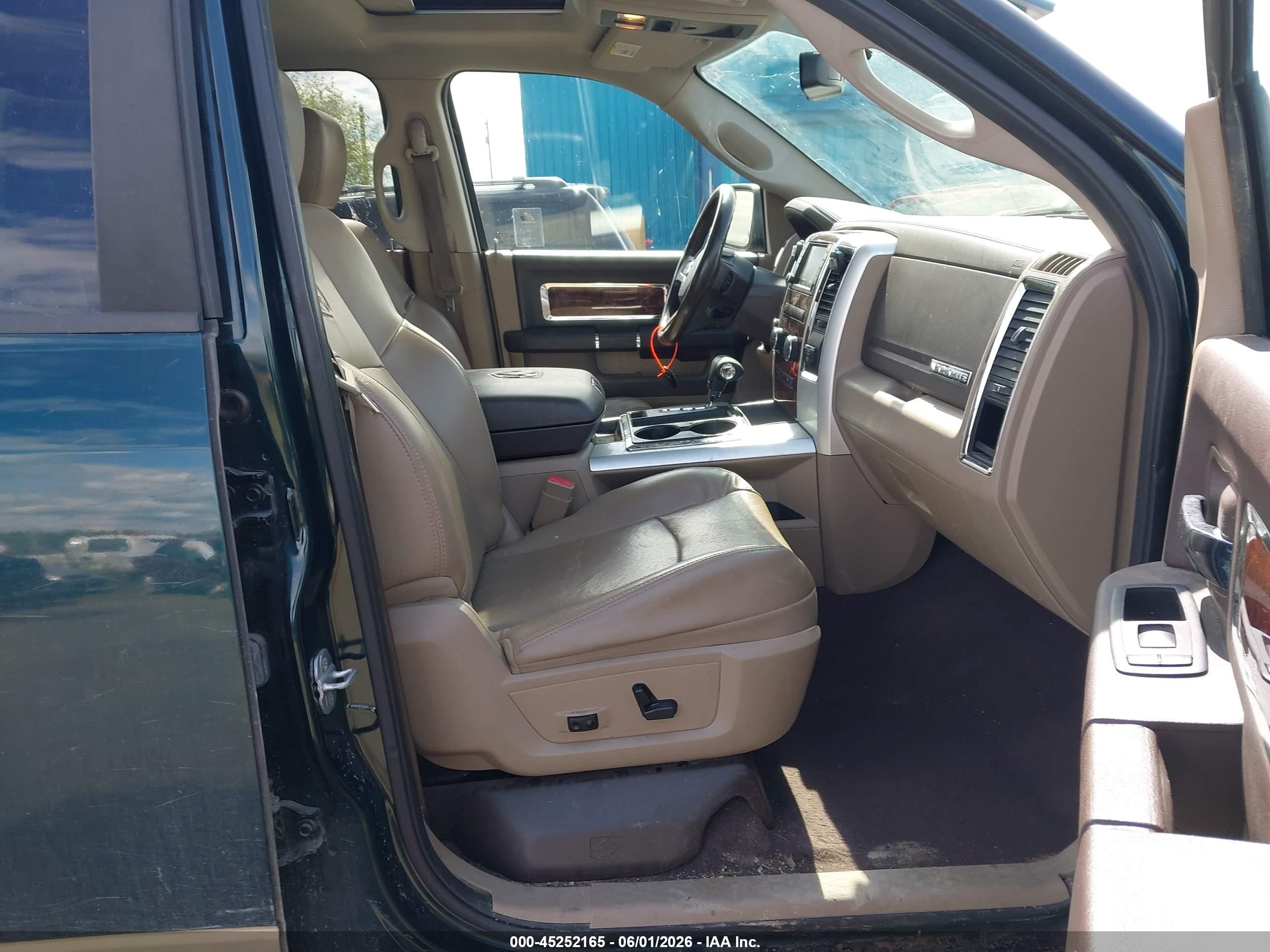 2011 Ram Ram 1500 Laramie Зеленый vin: 1D7RV1GT8BS548792