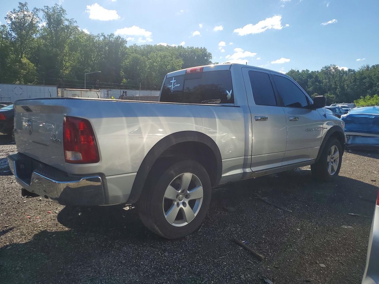 2011 Dodge Ram 1500 Silver vin: 1D7RV1GT8BS556181