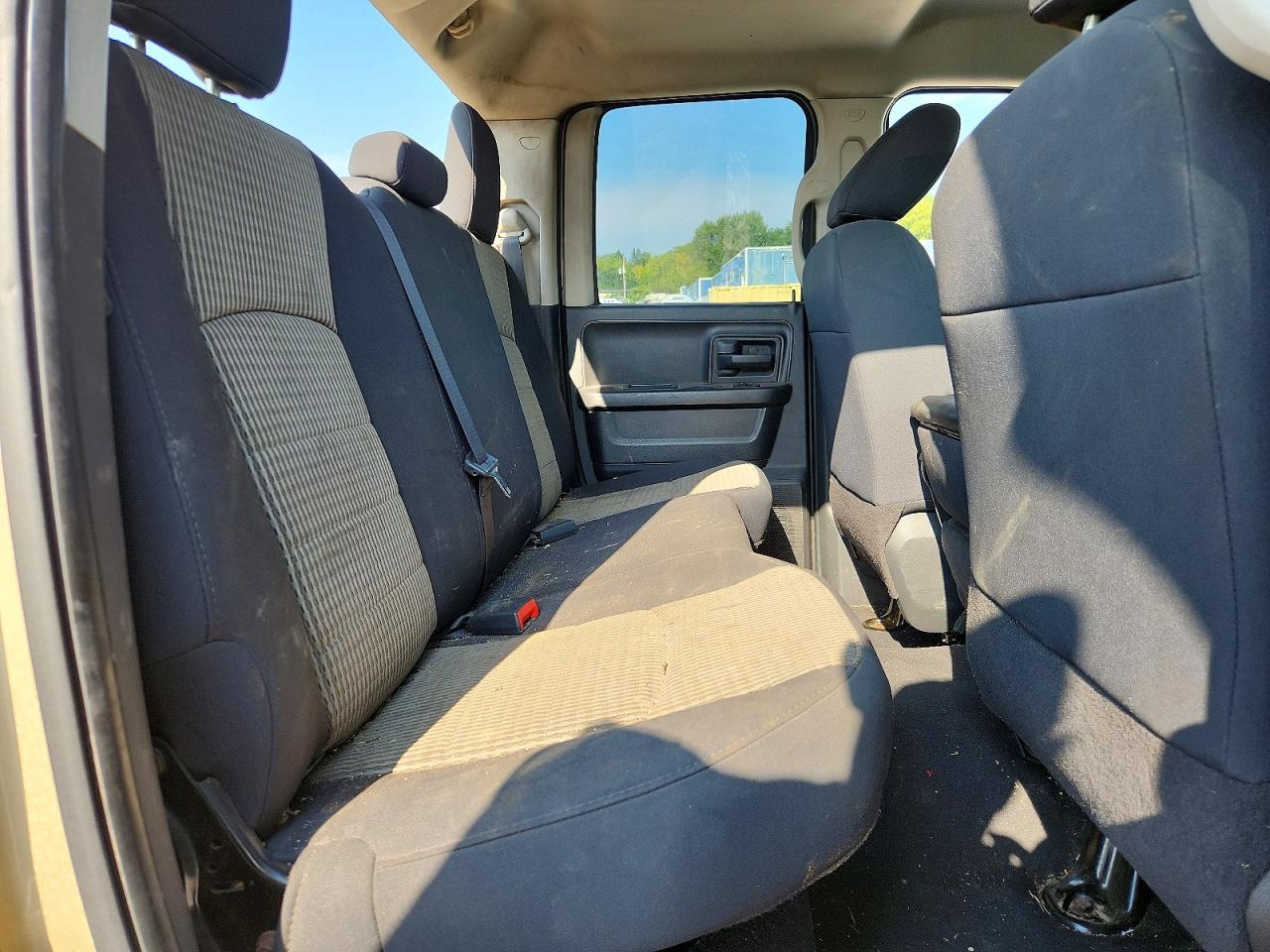 2011 Dodge Ram 1500 Beige vin: 1D7RV1GT9BS563849