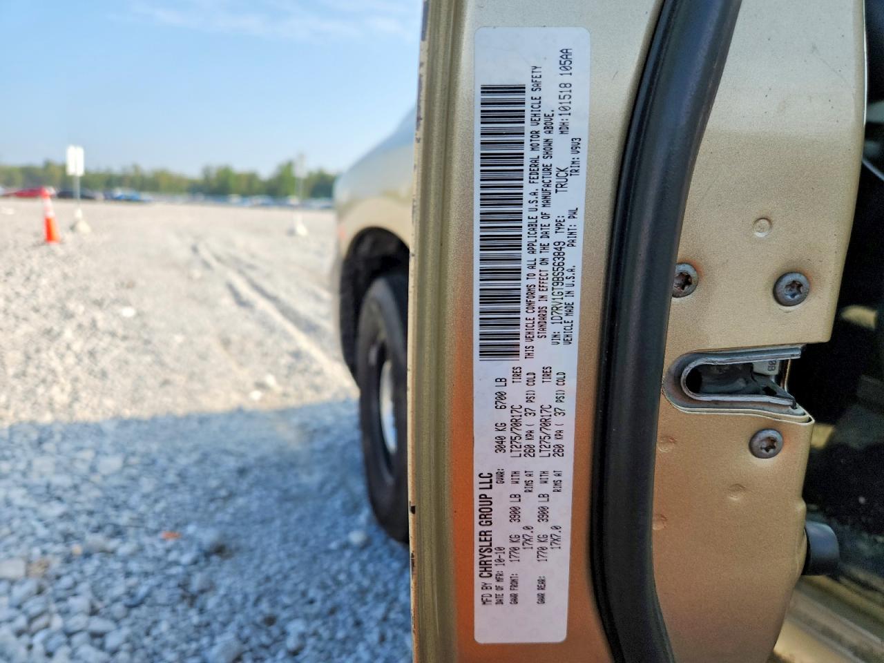2011 Dodge Ram 1500 Beige vin: 1D7RV1GT9BS563849