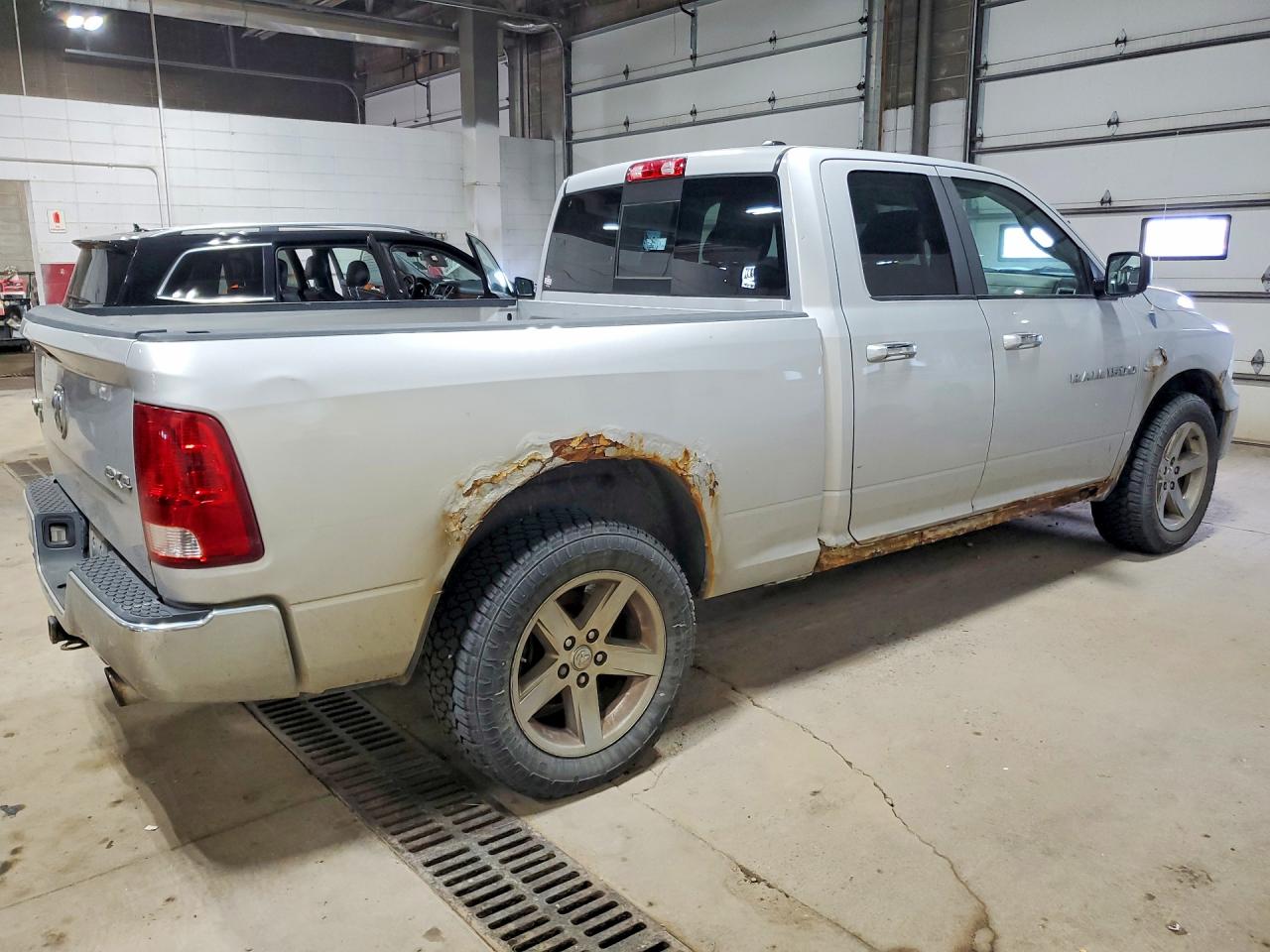 2011 Dodge 1500 Big Horn Crew C Silver vin: 1D7RV1GT9BS706038