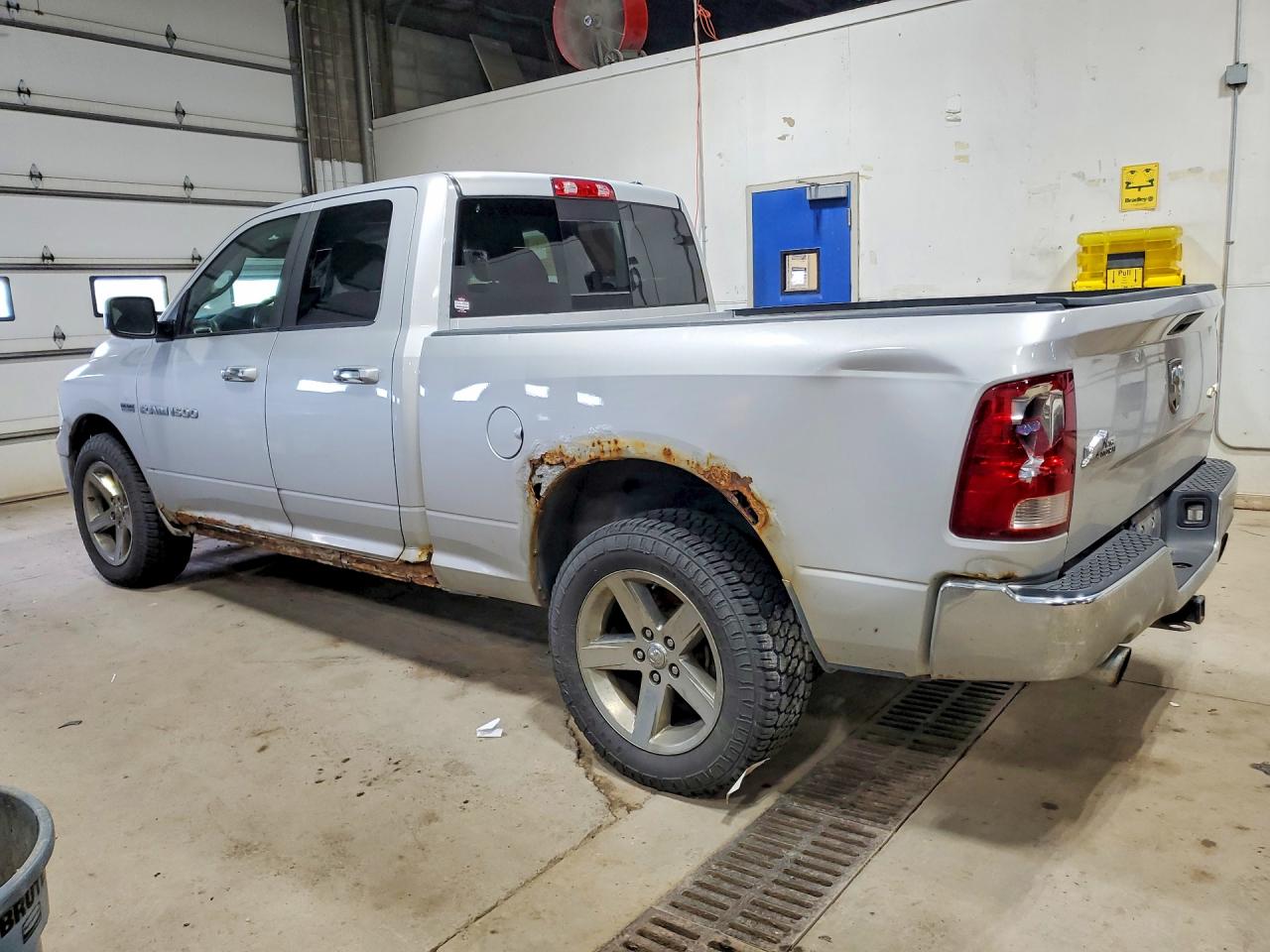 2011 Dodge 1500 Big Horn Crew C Silver vin: 1D7RV1GT9BS706038