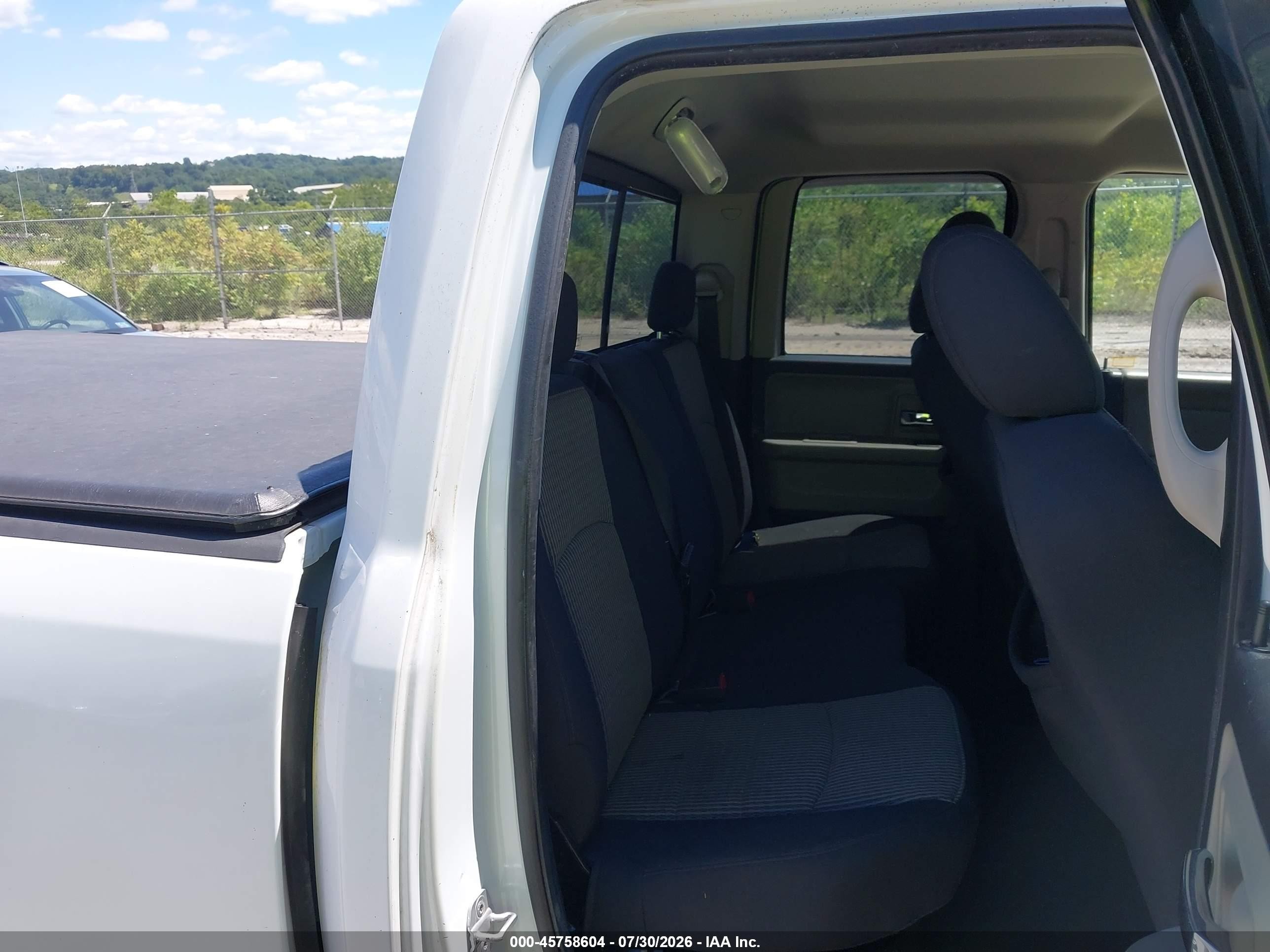 2010 Dodge Ram 1500 Slt/sport/trx White vin: 1D7RV1GTXAS261565