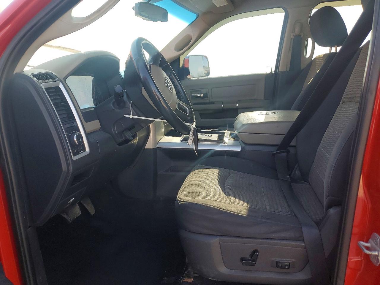 2011 Dodge Ram 1500 Red vin: 1D7RV1GTXBS658159