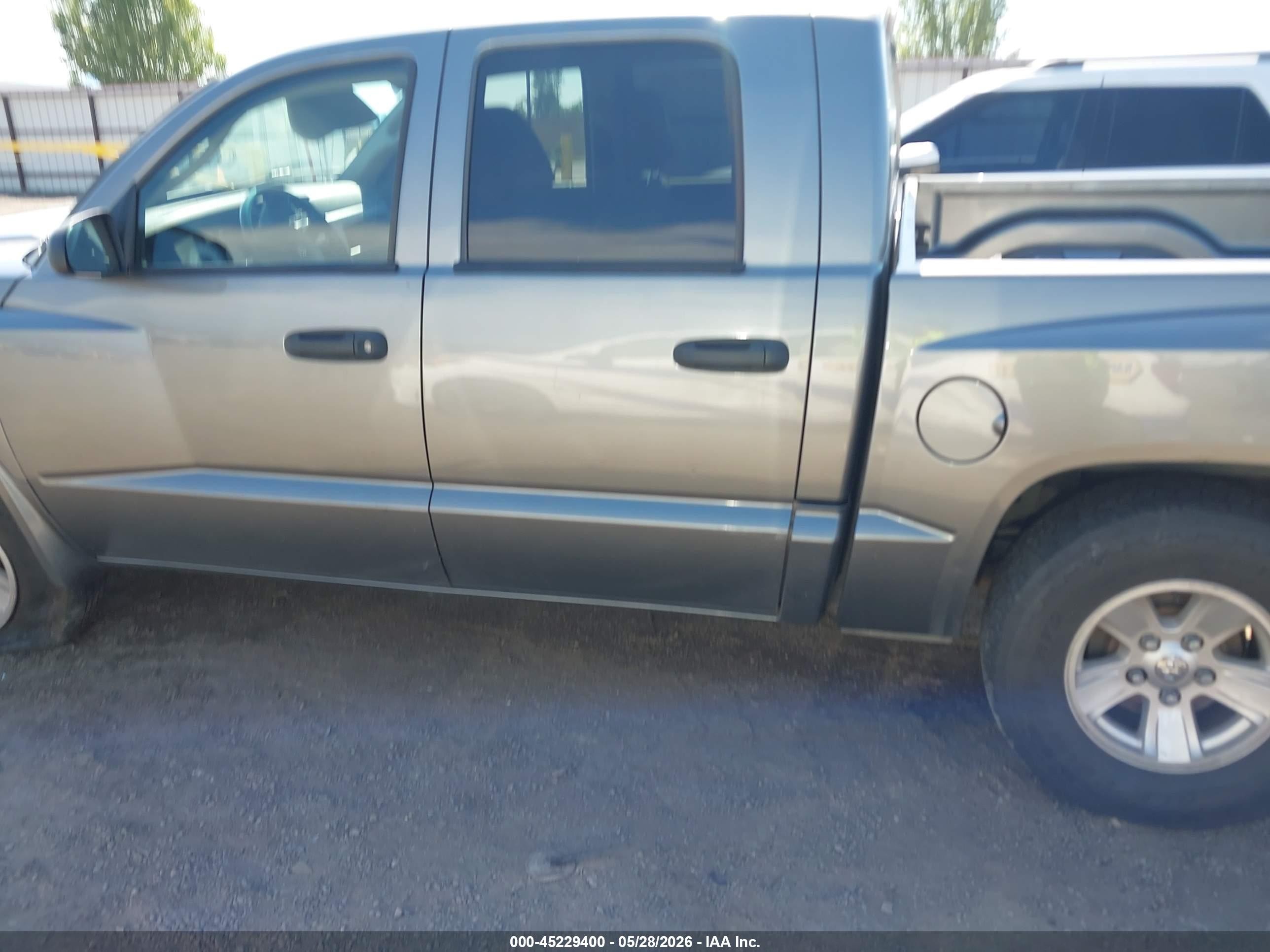 2011 Ram Dakota Sxt Gray vin: 1D7RW3GK3BS504599