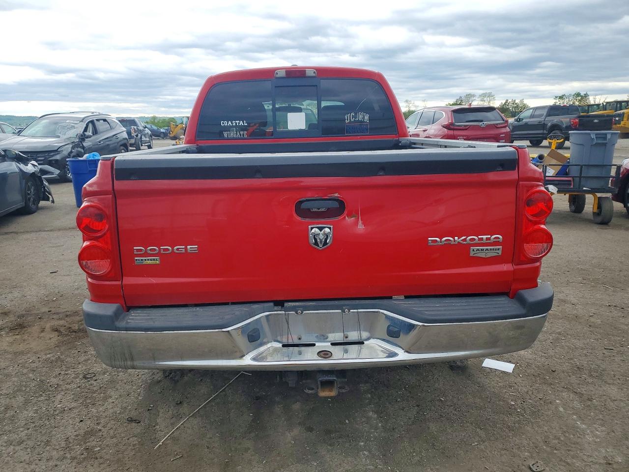 2011 Dodge Dakota Laramie Red vin: 1D7RW5GP0BS589568