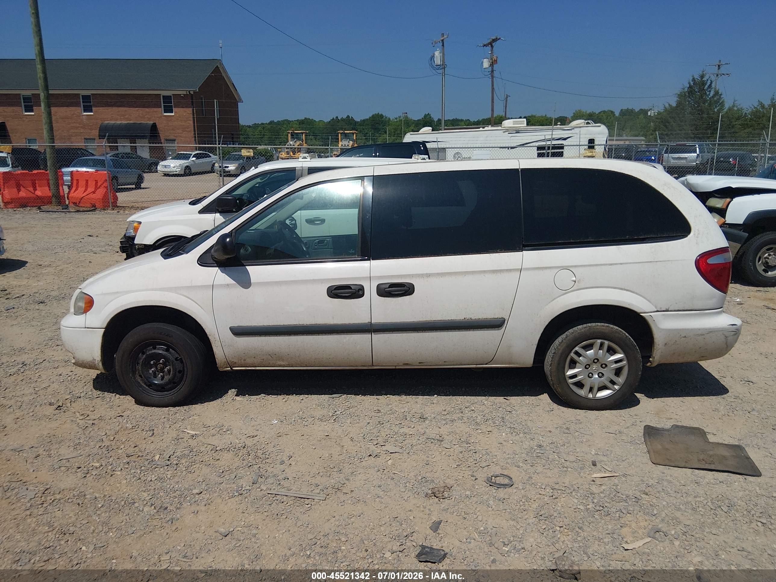 2006 Dodge Grand Caravan Se White vin: 1D8GP24E66B650803