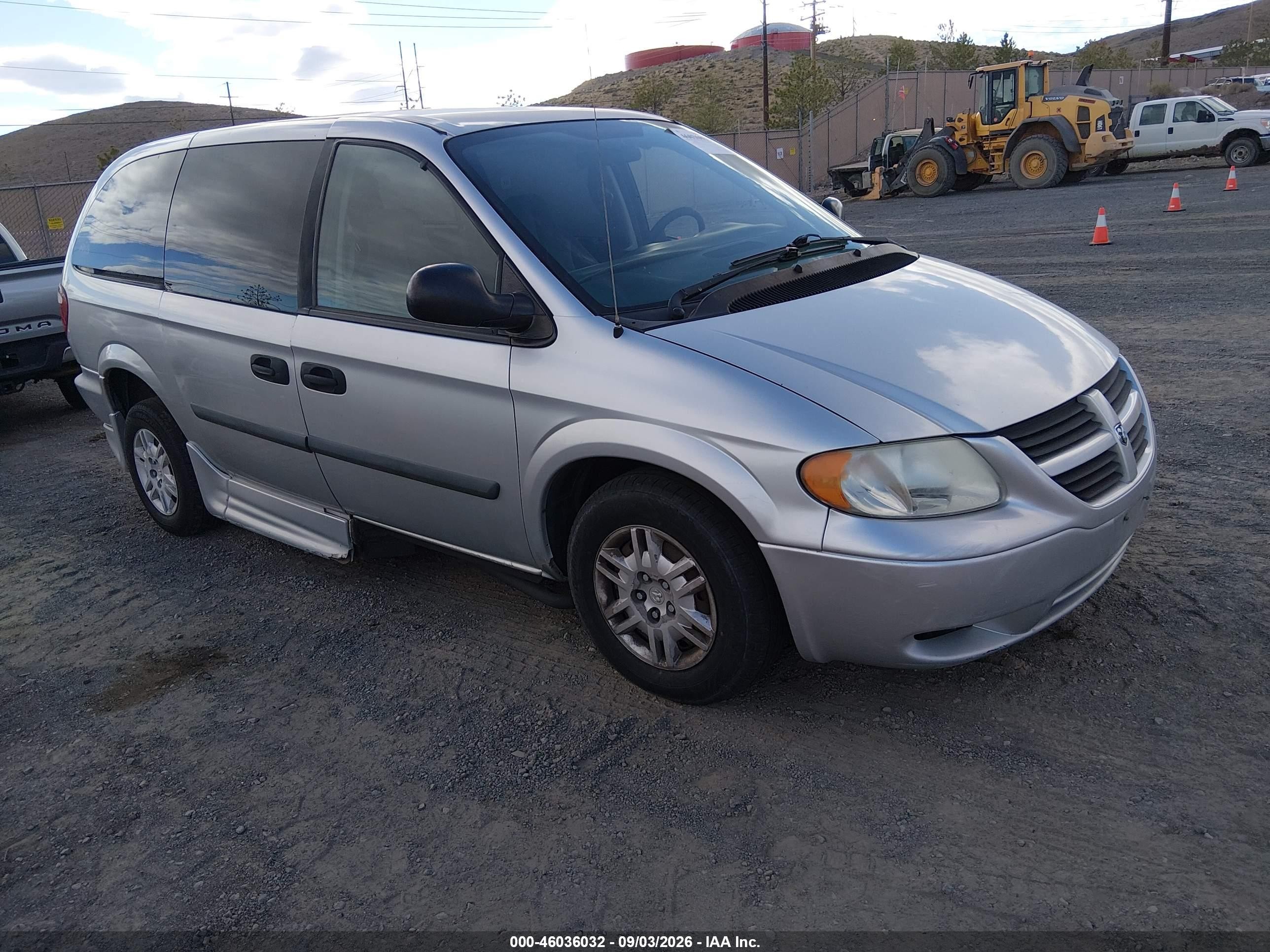 2005 Dodge Grand Caravan Se Silver vin: 1D8GP24R15B192749