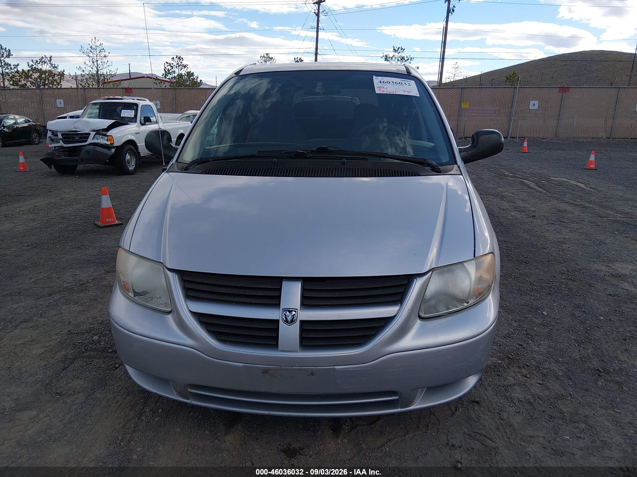 2005 Dodge Grand Caravan Se Silver vin: 1D8GP24R15B192749