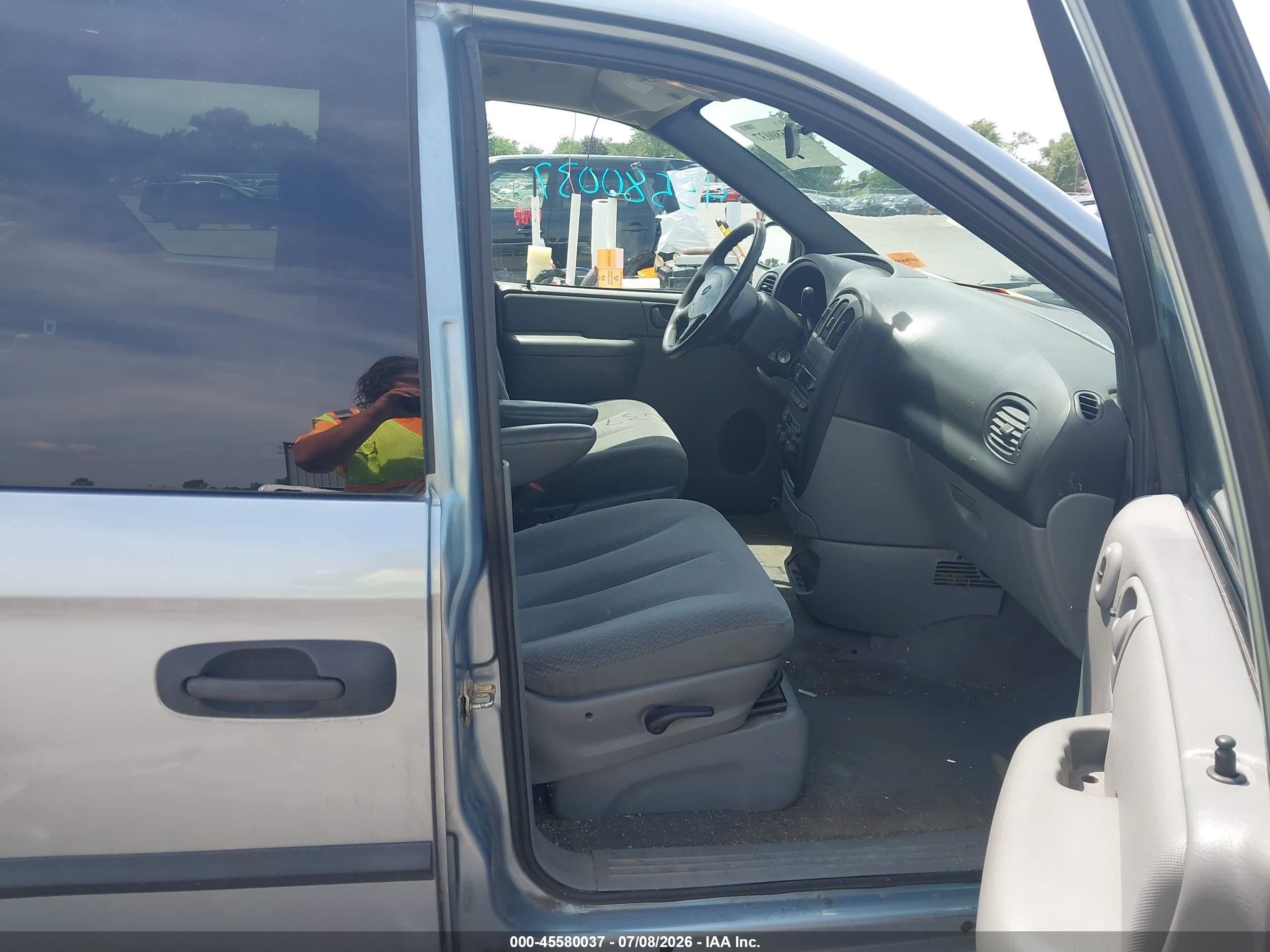 2004 Dodge Grand Caravan Se Blue vin: 1D8GP24R94B601014