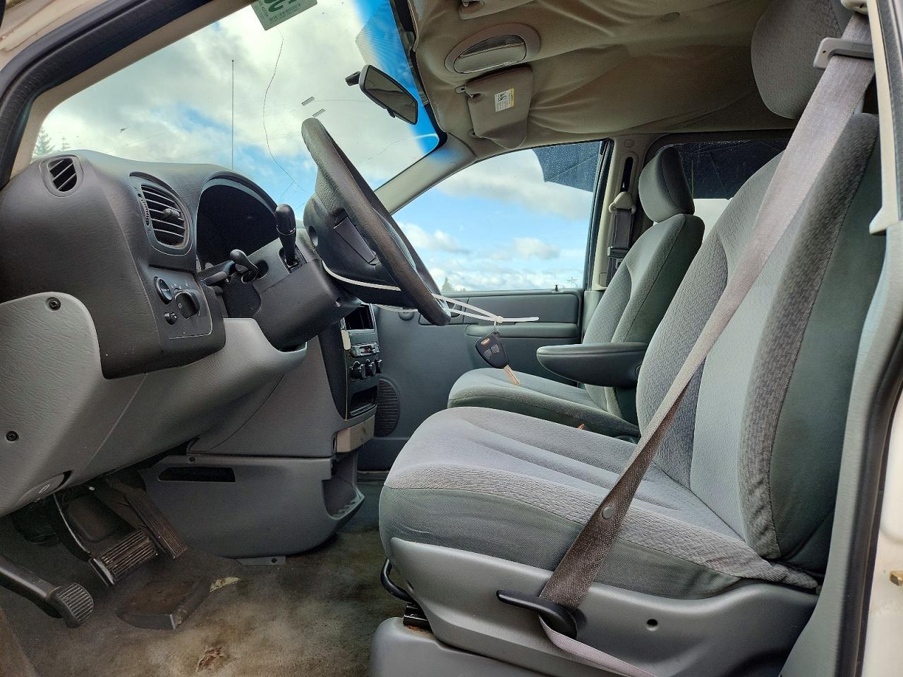 2005 Dodge Grand Caravan Se Белый vin: 1D8GP24RX5B418836