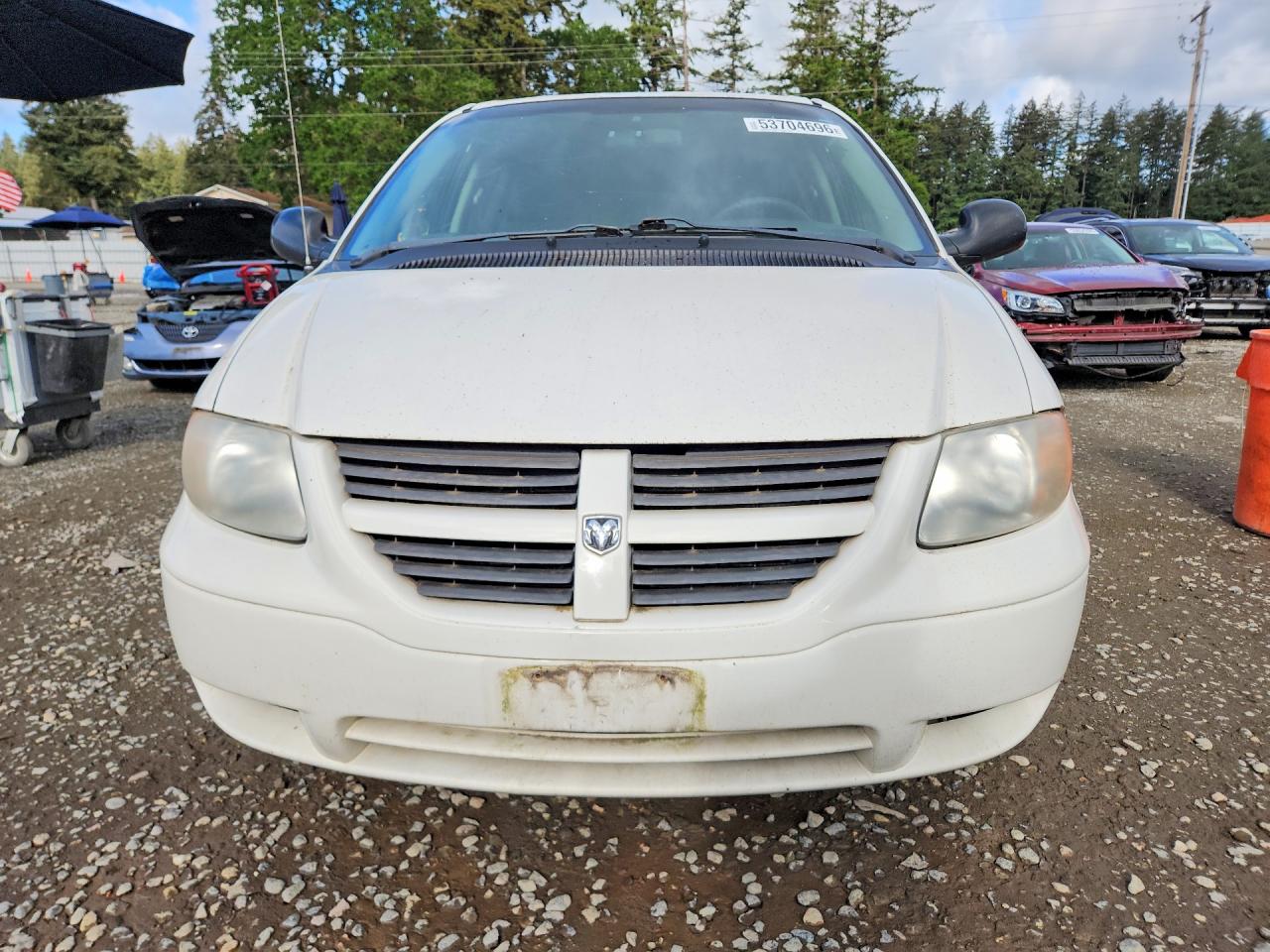 2005 Dodge Grand Caravan Se Белый vin: 1D8GP24RX5B418836