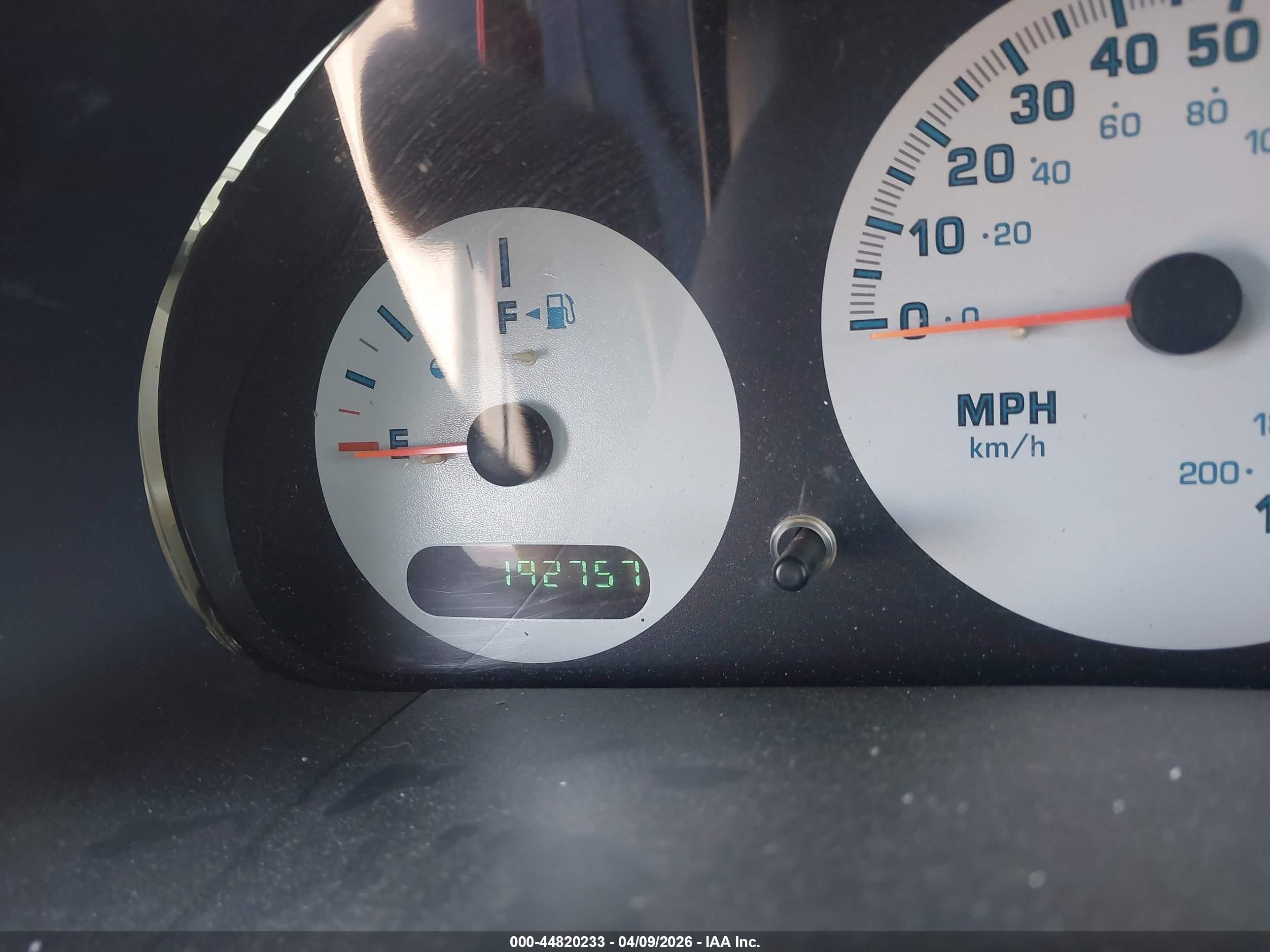 2003 Dodge Caravan Se White vin: 1D8GP25353B245671
