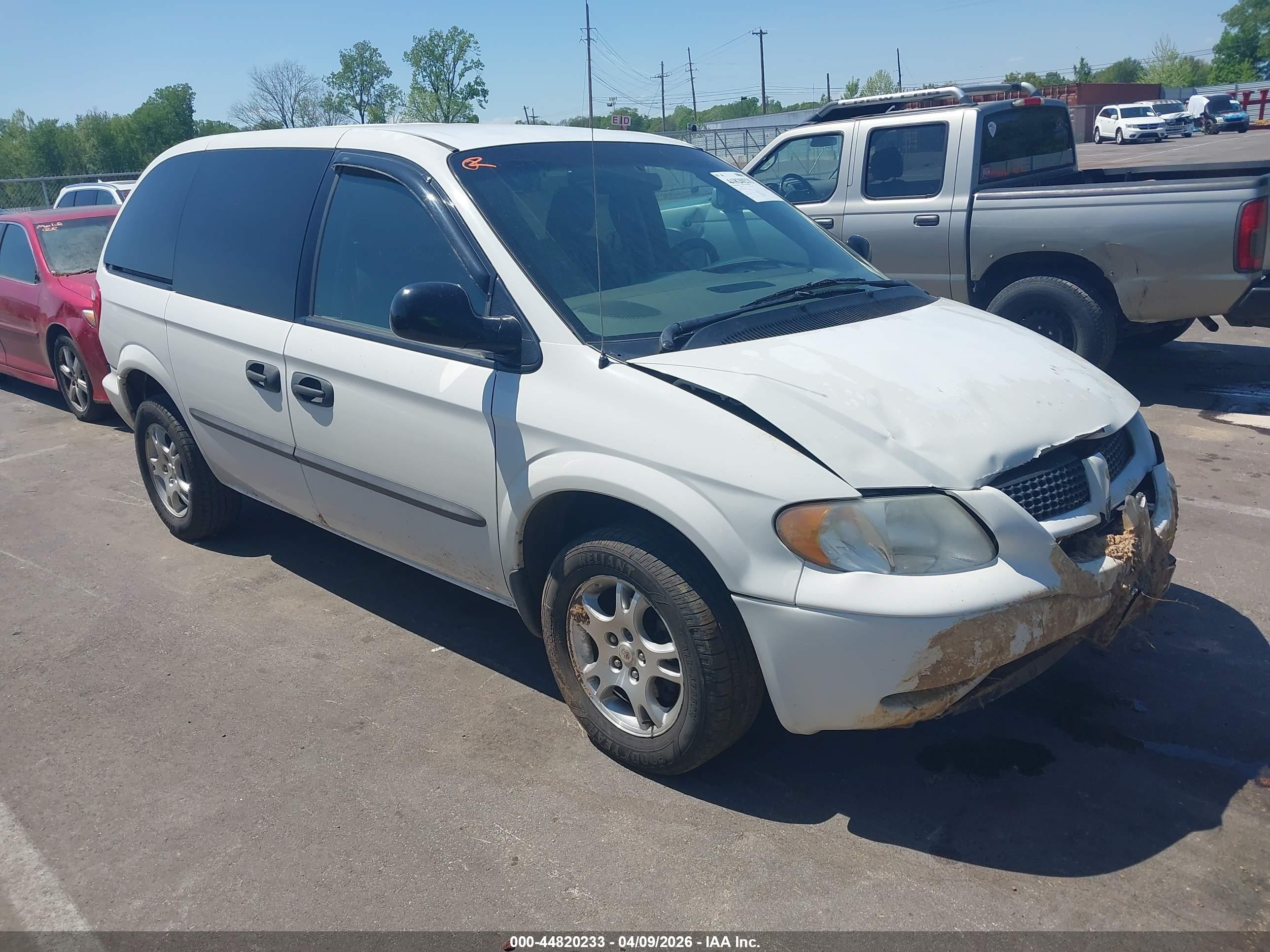 2003 Dodge Caravan Se White vin: 1D8GP25353B245671