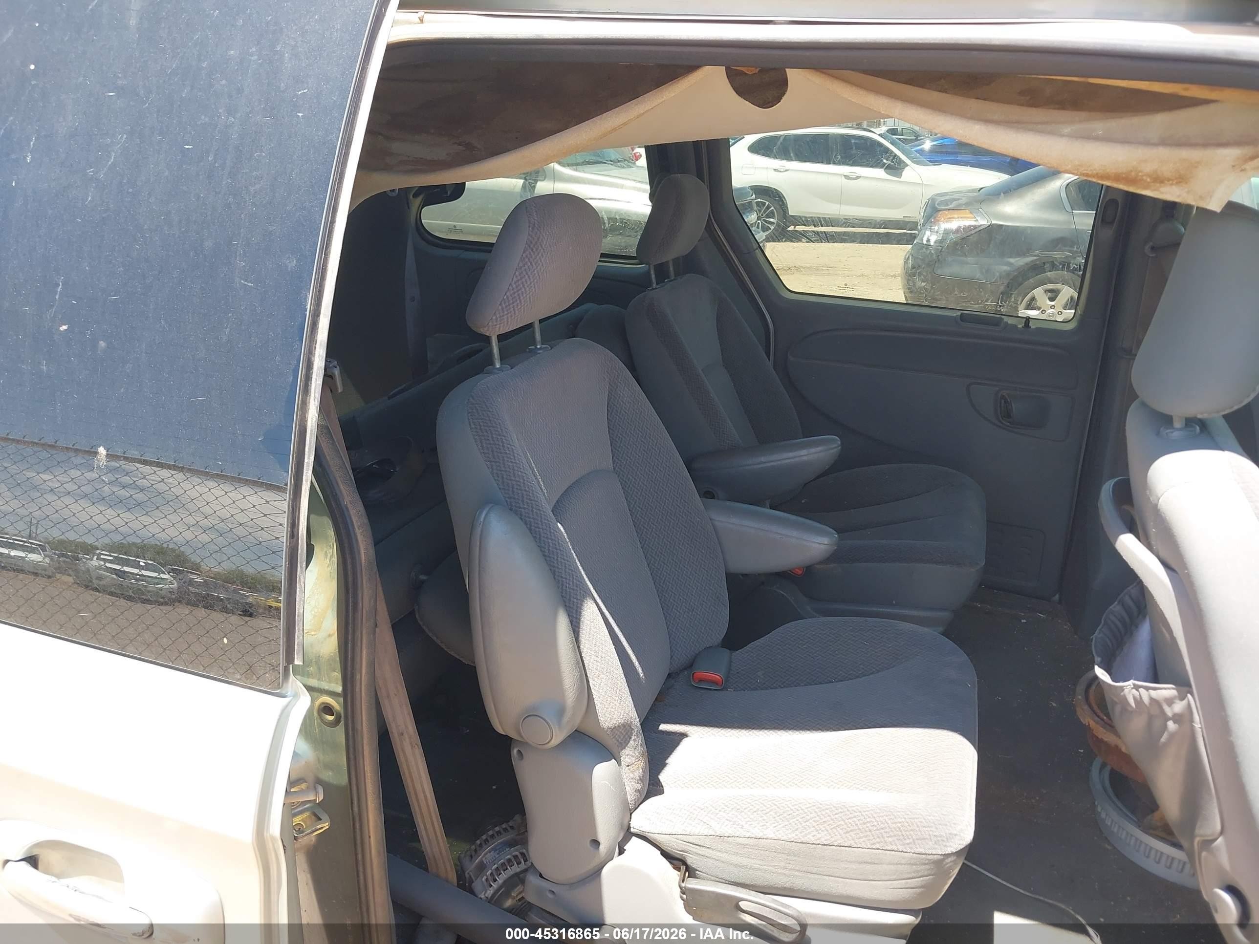 2004 Dodge Caravan Sxt Silver vin: 1D8GP45R14B546326