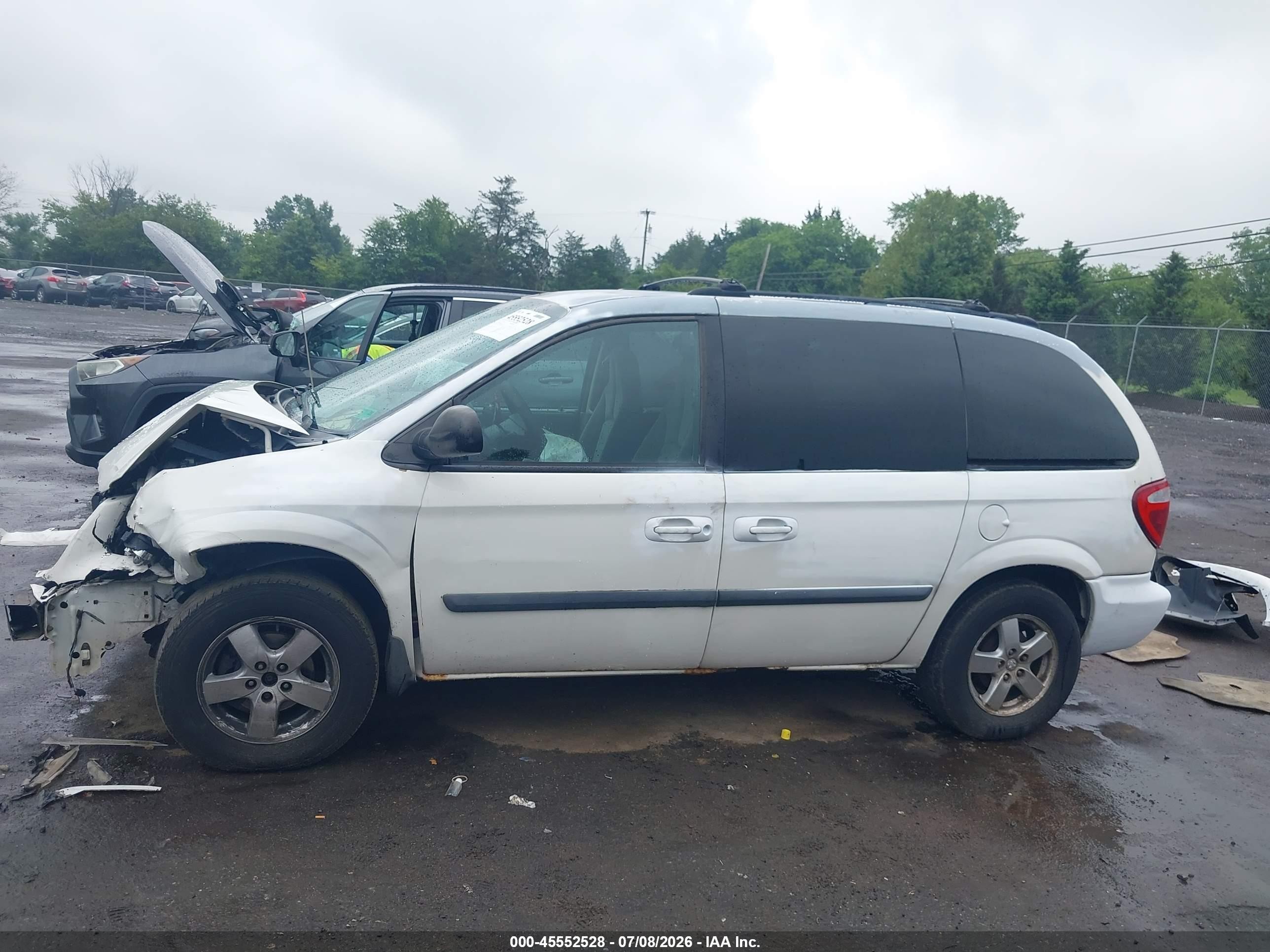 2005 Dodge Caravan Sxt White vin: 1D8GP45R95B272679