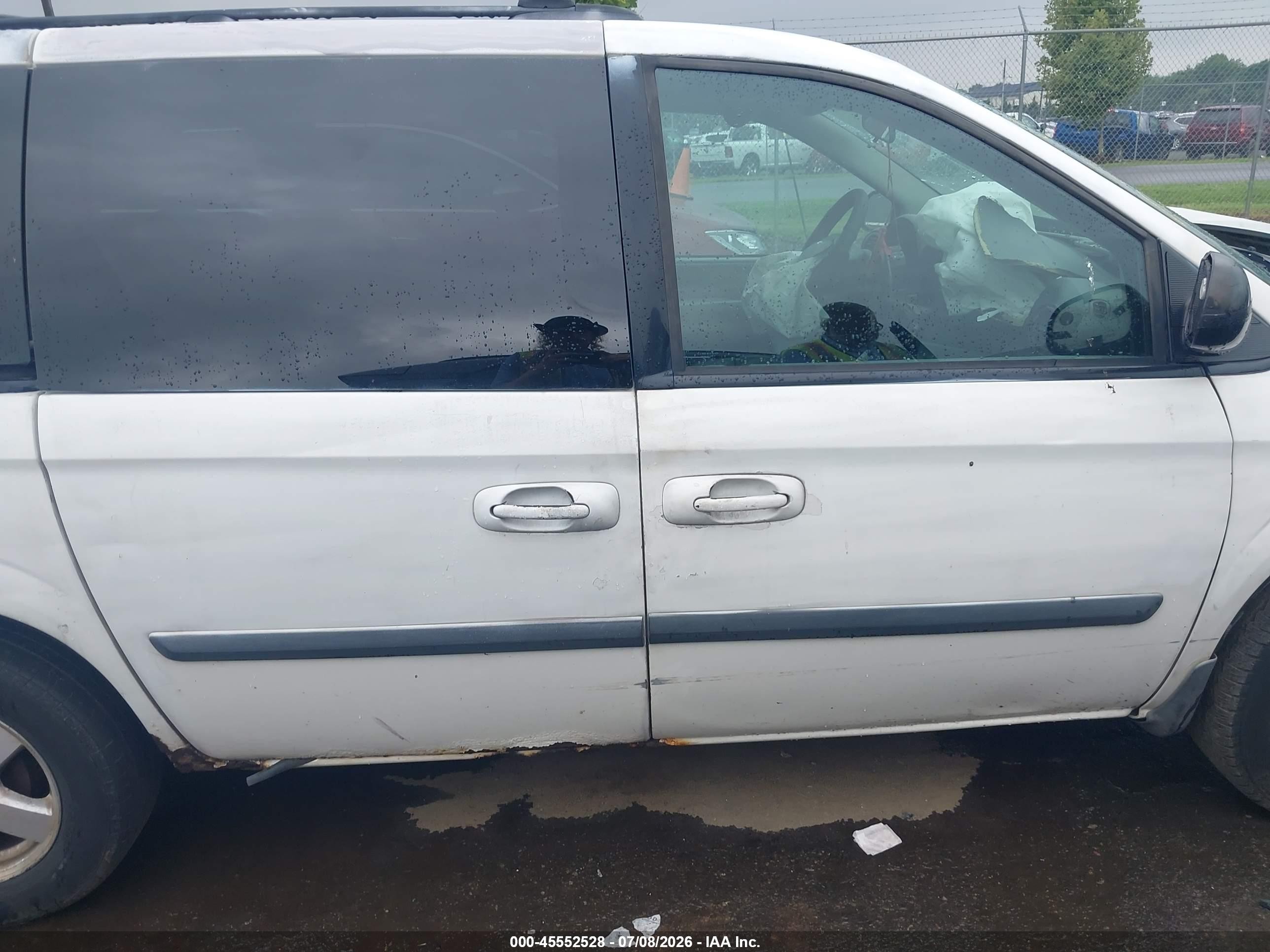 2005 Dodge Caravan Sxt White vin: 1D8GP45R95B272679