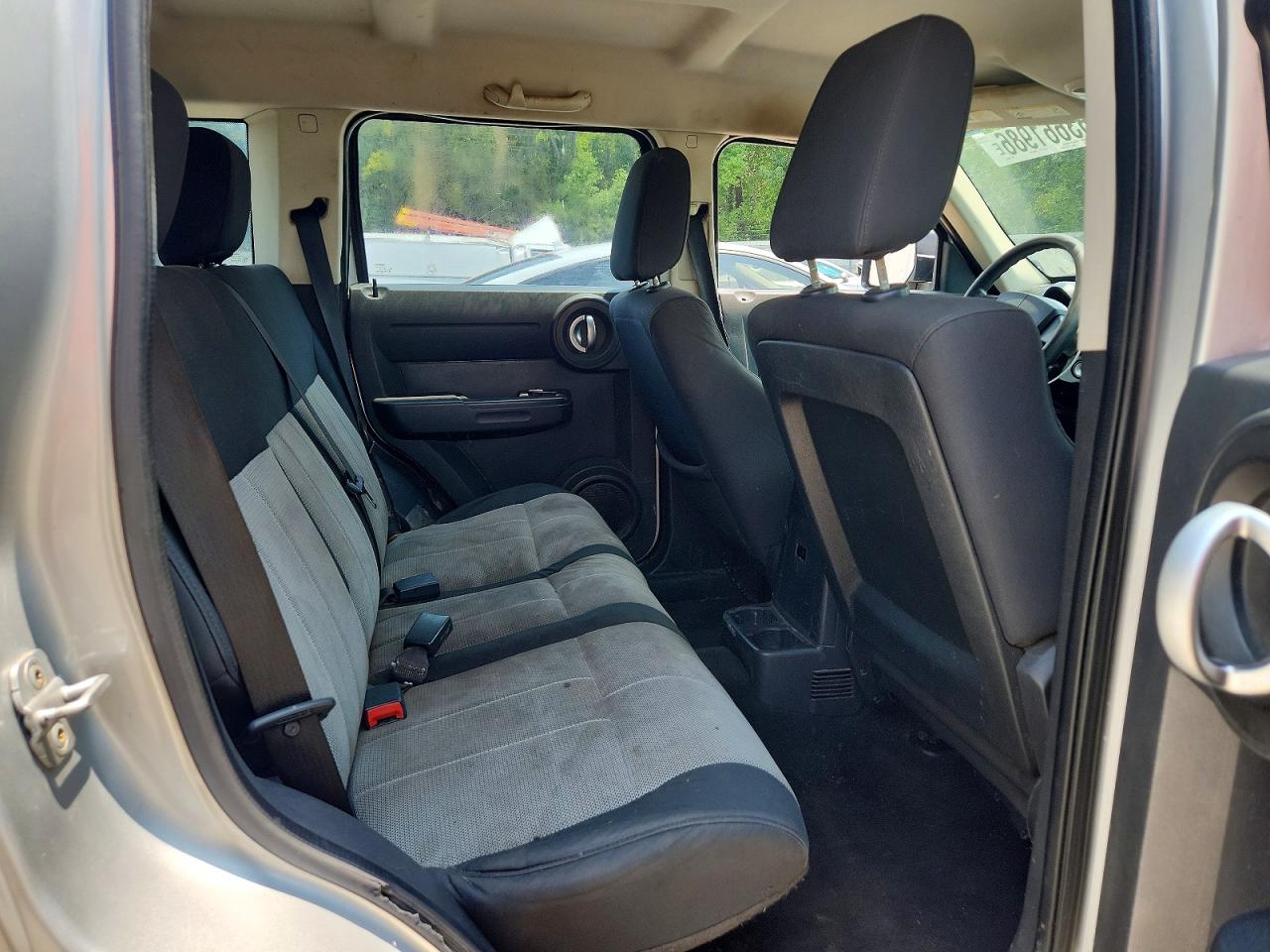 2007 Dodge Nitro Sxt Silver vin: 1D8GT28K37W600897