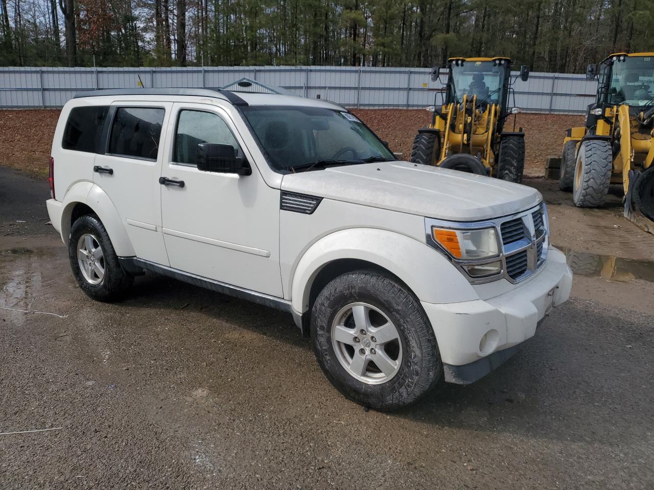 2008 Dodge Nitro Sxt White vin: 1D8GT28K48W125018 Damage: Front Bumper, Heavy Scratch, 1 To 2 Inches