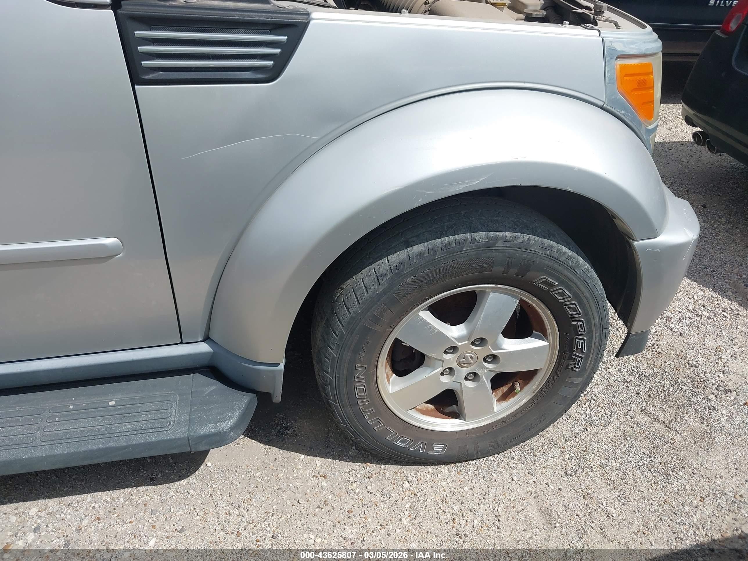 2008 Dodge Nitro Sxt Silver vin: 1D8GT28K48W283178