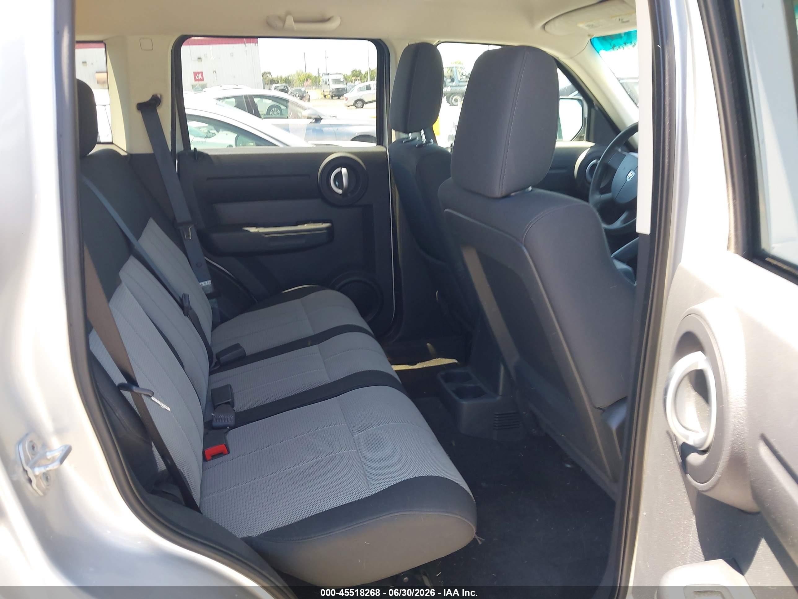 2009 Dodge Nitro Se Silver vin: 1D8GU28K09W505536
