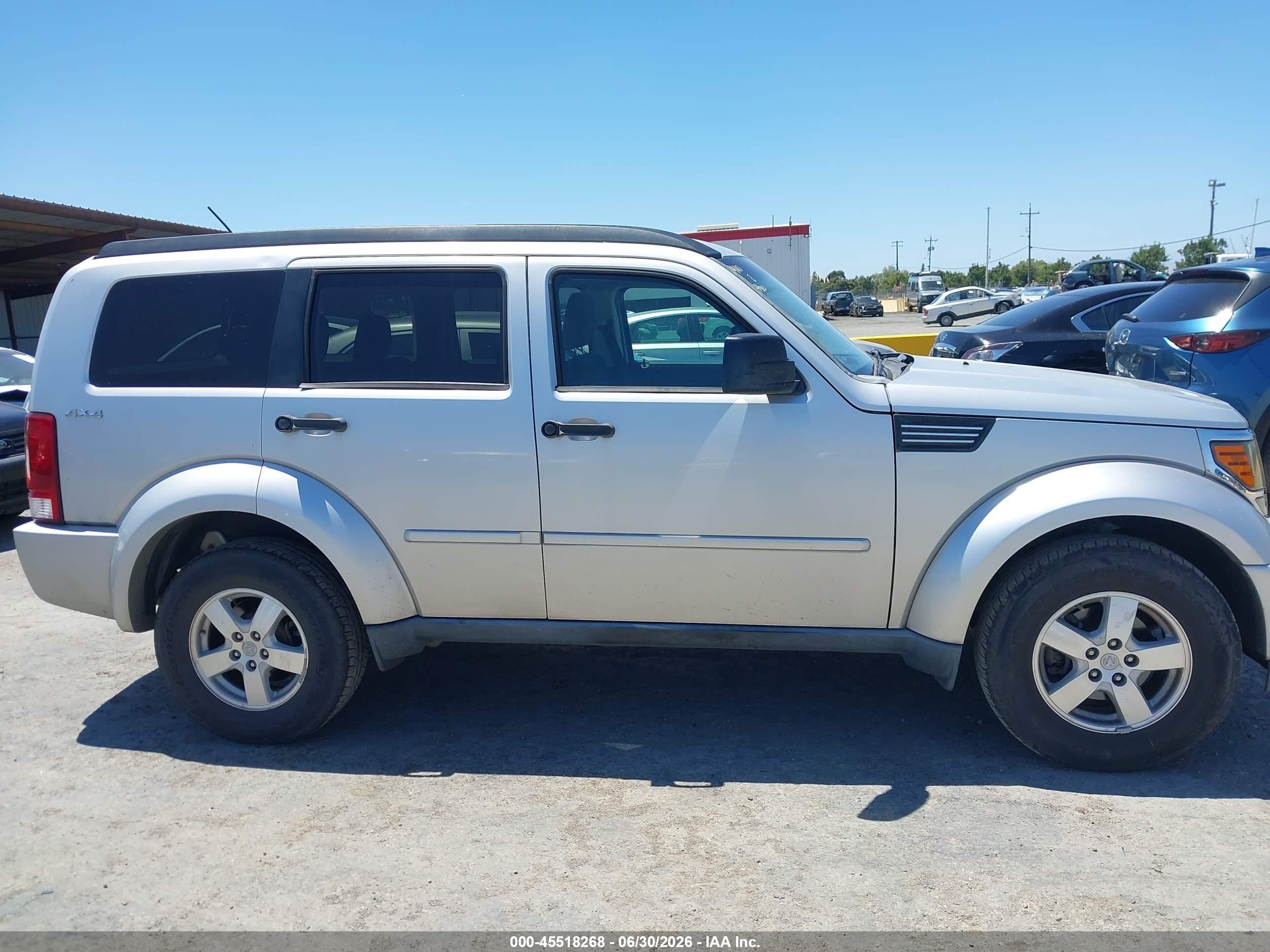 2009 Dodge Nitro Se Silver vin: 1D8GU28K09W505536
