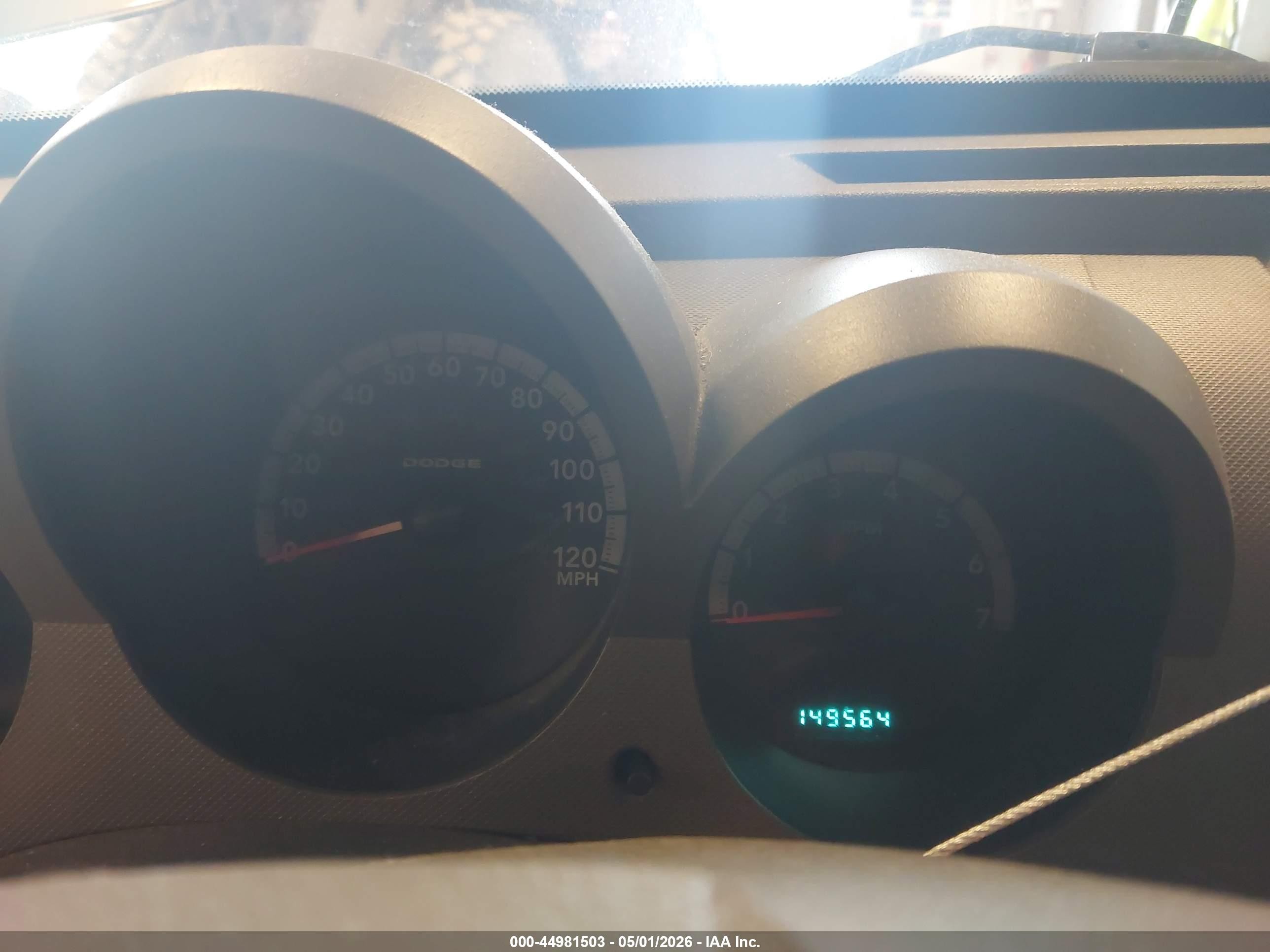 2007 Dodge Nitro Sxt Золотой vin: 1D8GU28K27W737570