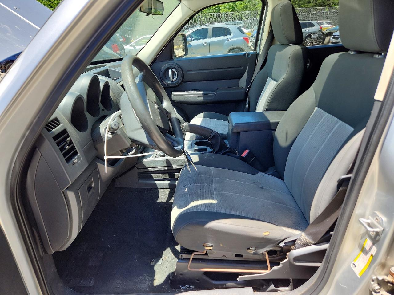 2007 Dodge Nitro Sxt Silver vin: 1D8GU28K37W711981