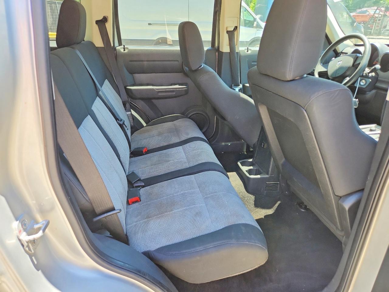 2007 Dodge Nitro Sxt Silver vin: 1D8GU28K37W711981