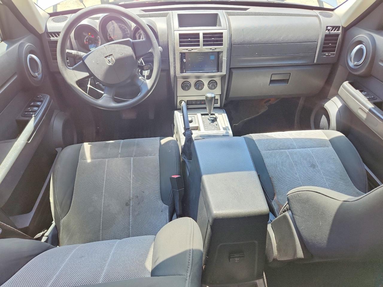 2007 Dodge Nitro Sxt Silver vin: 1D8GU28K37W711981