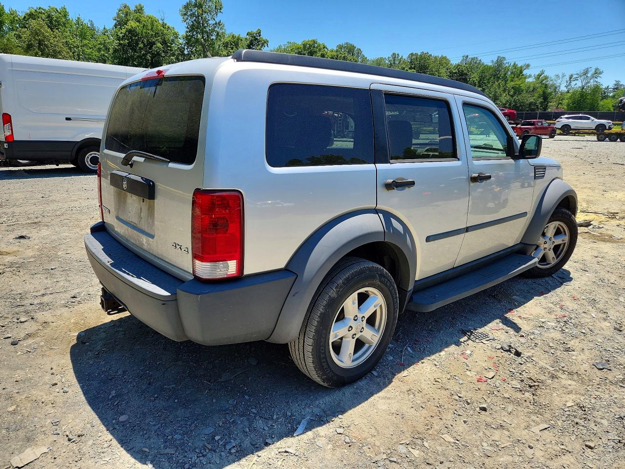 2007 Dodge Nitro Sxt Silver vin: 1D8GU28K37W711981